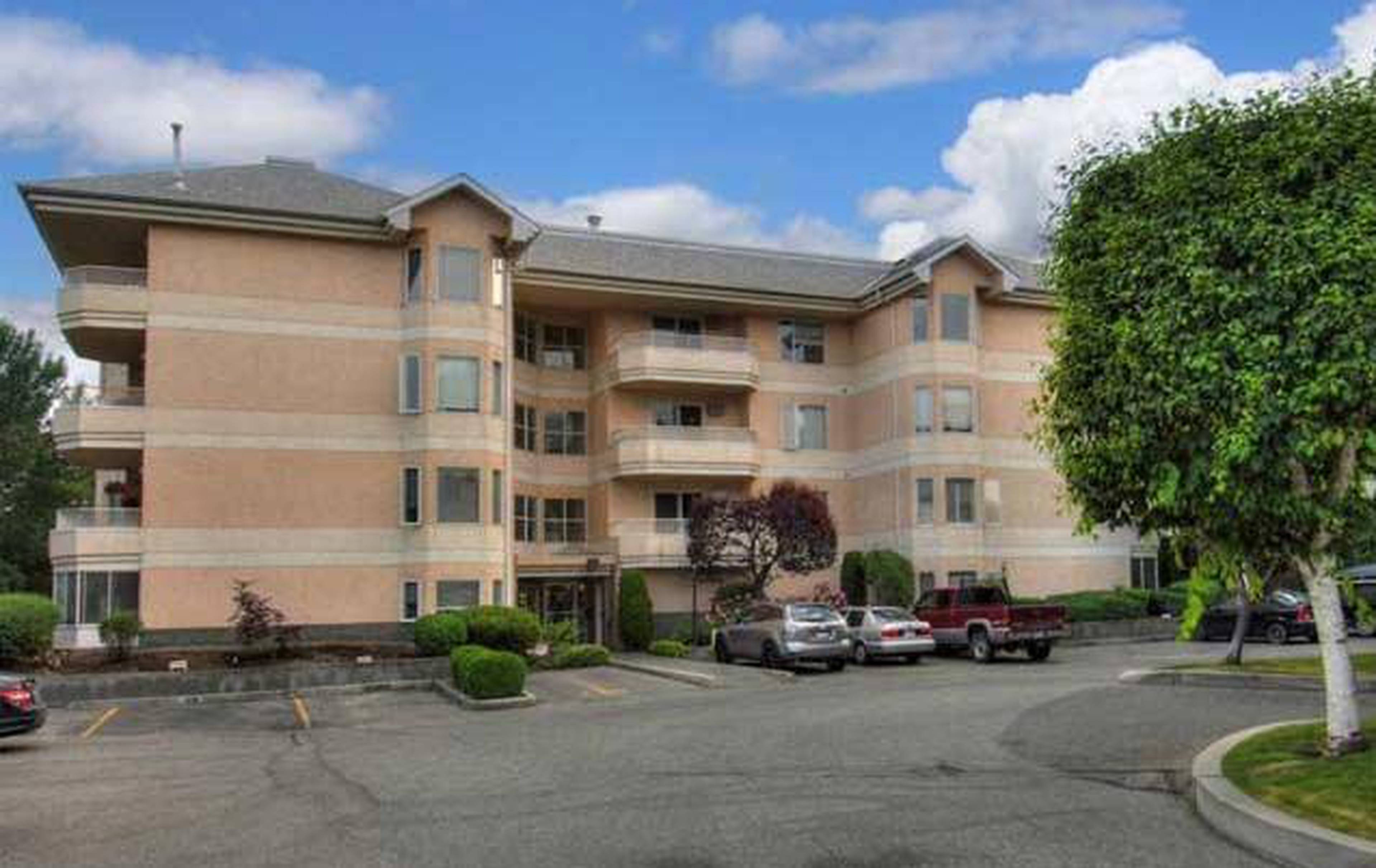 The Oxford 2 985 Klo Rd Apartments for Rent Kelowna liv.rent