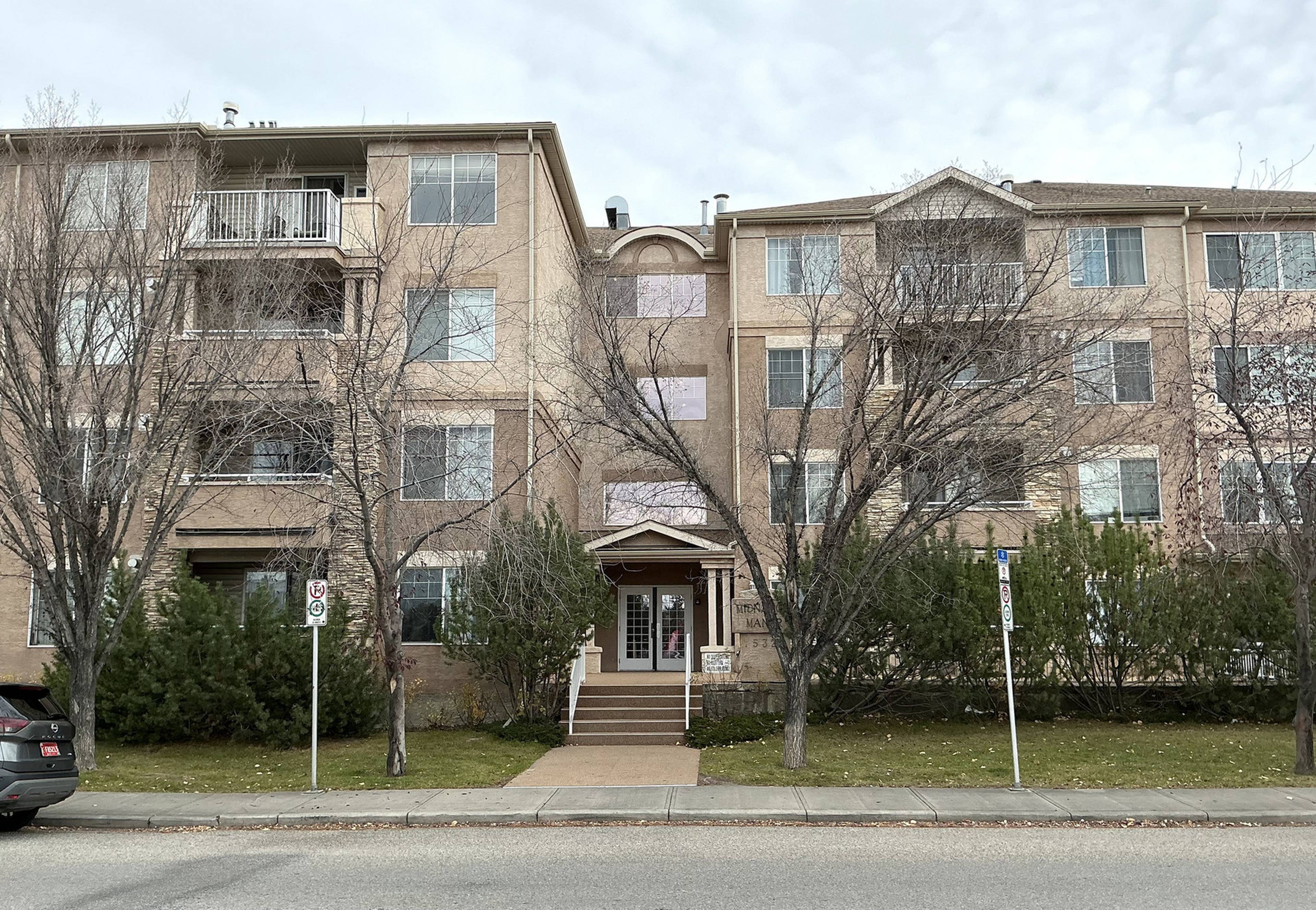 15320 Bannister Rd Se Unit 207 Apartment Building
