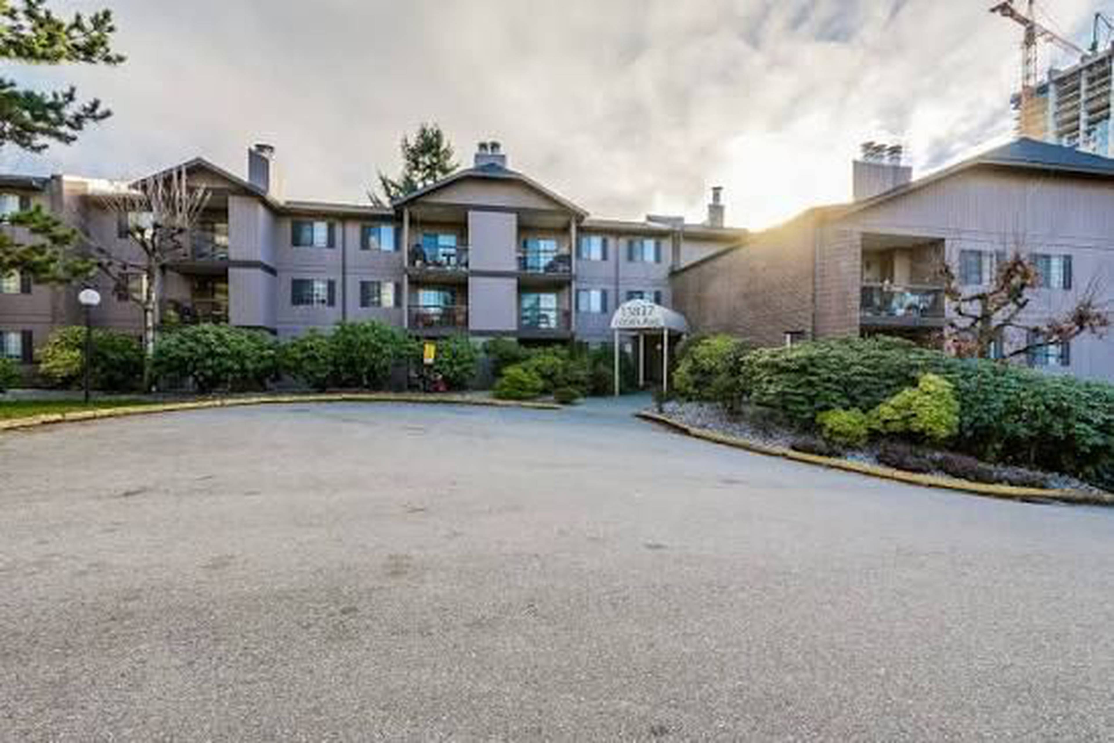 Carriage Lane Apartment Building
