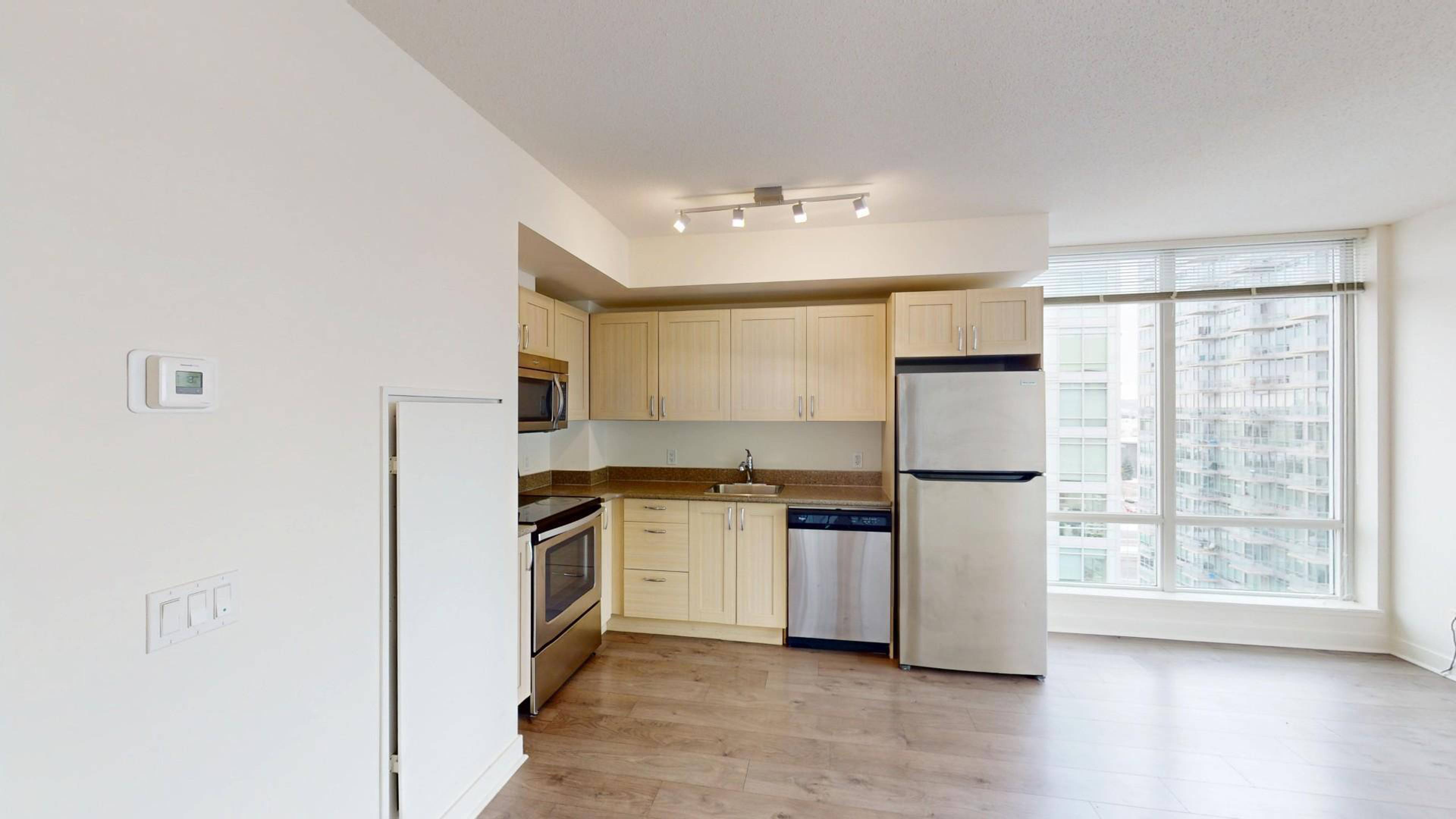 1207-10 Brentwood Common Nw Apartment Building