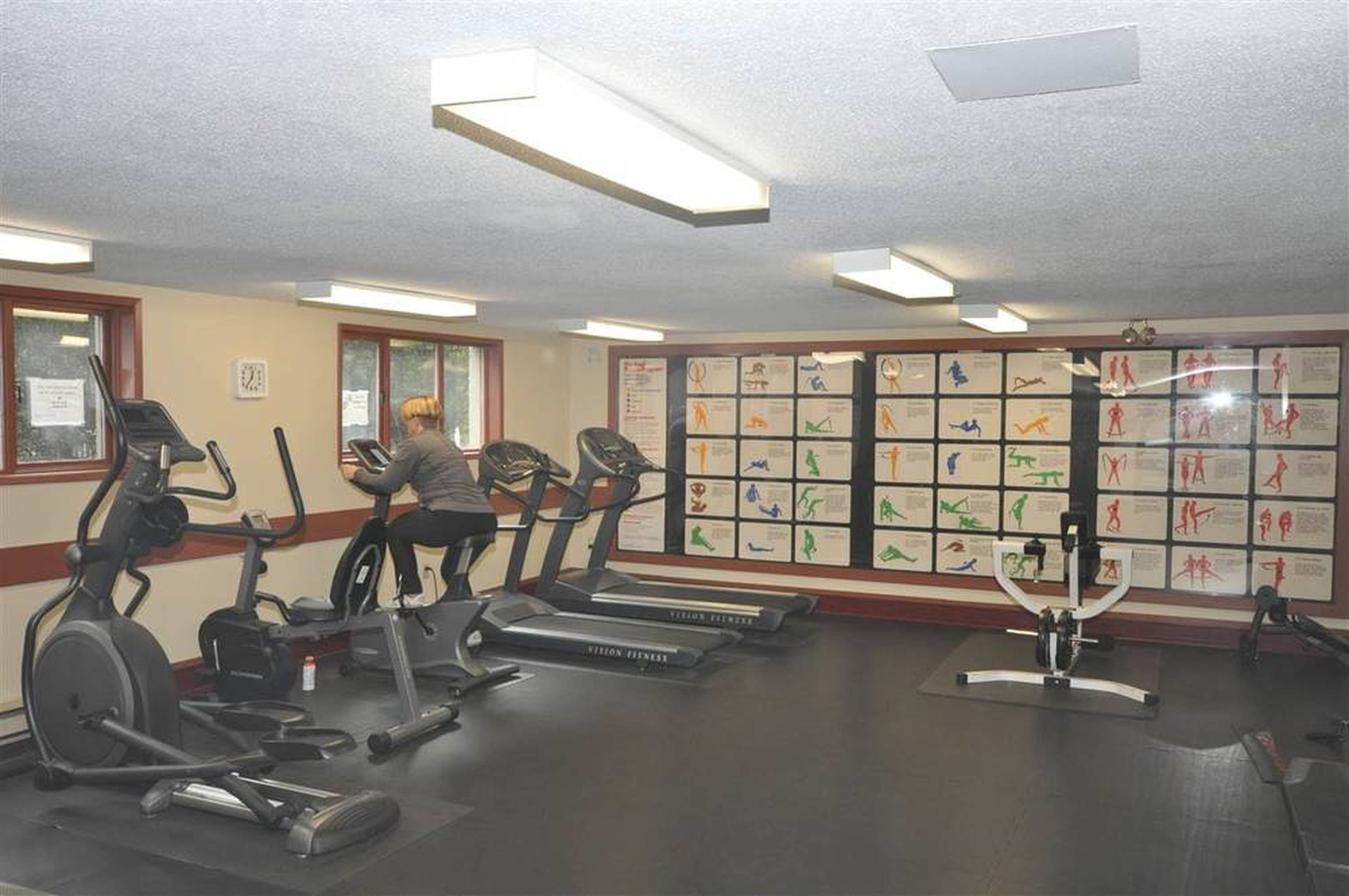 Cypress Point Apartments for Rent, 7531 Minoru Blvd, Richmond, BC - 2