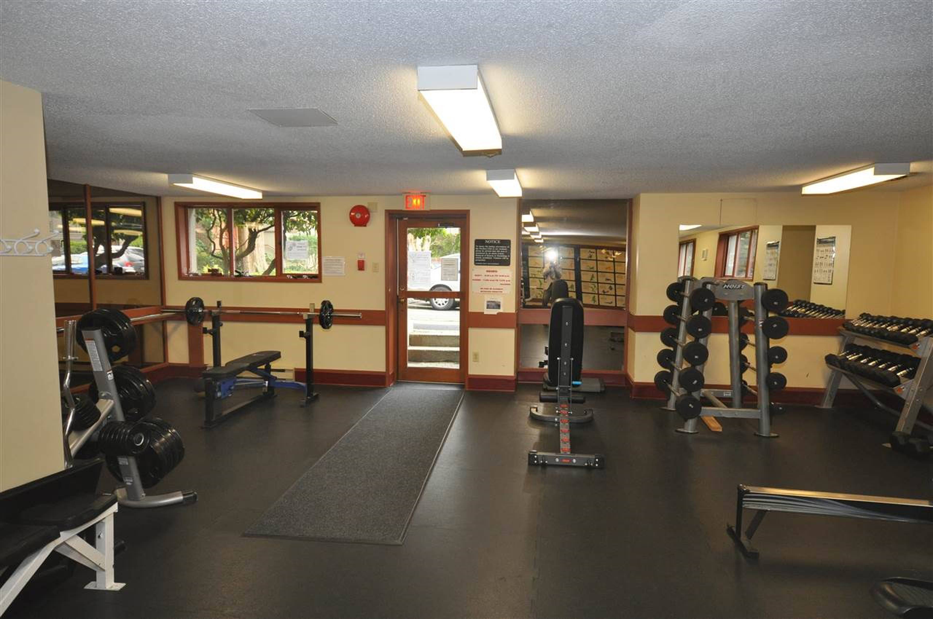 Cypress Point Apartments for Rent, 7531 Minoru Blvd, Richmond, BC - 3