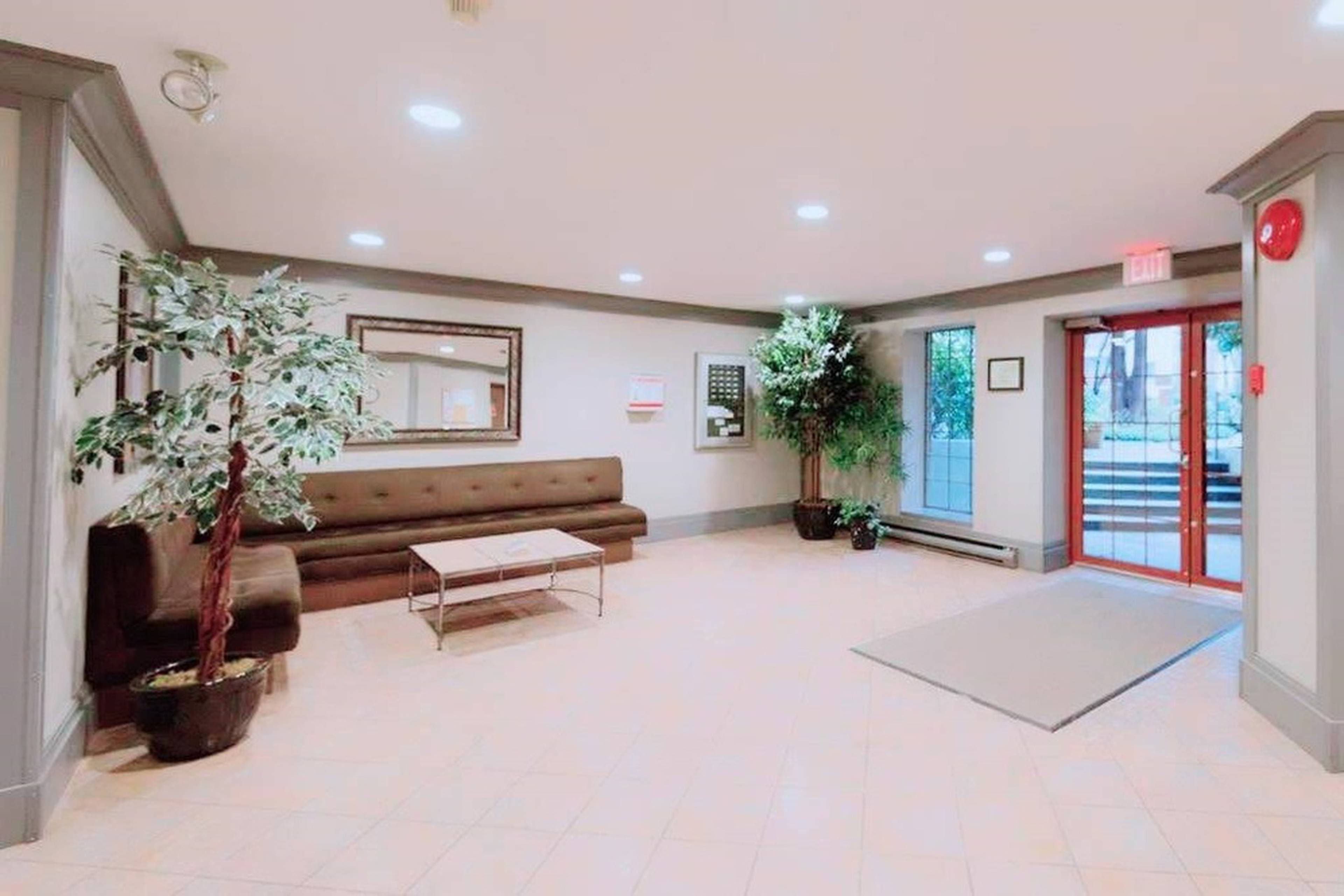 Cypress Point Apartments for Rent, 7531 Minoru Blvd, Richmond, BC - 5