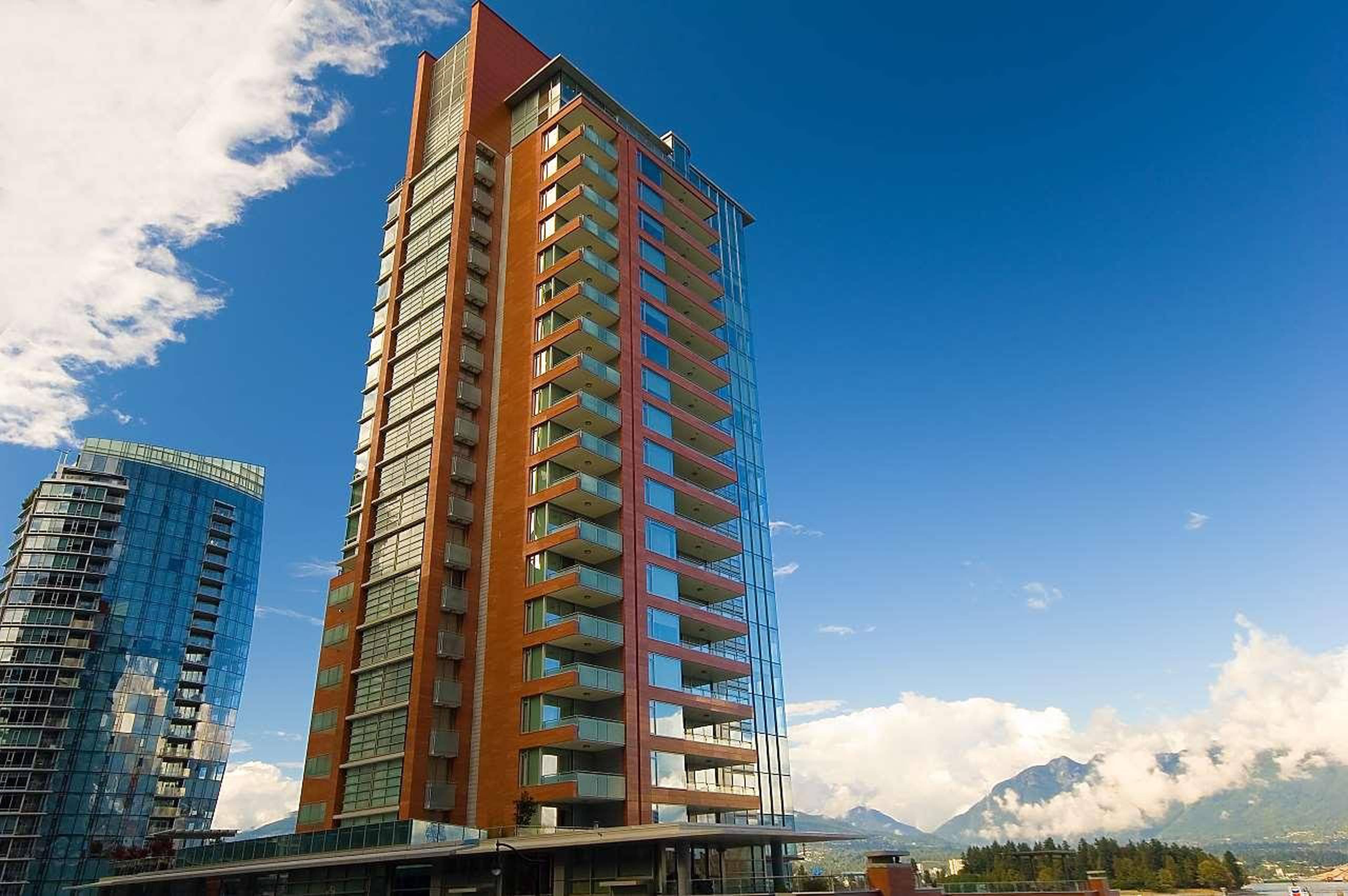 Two Harbour Green Apartment Building