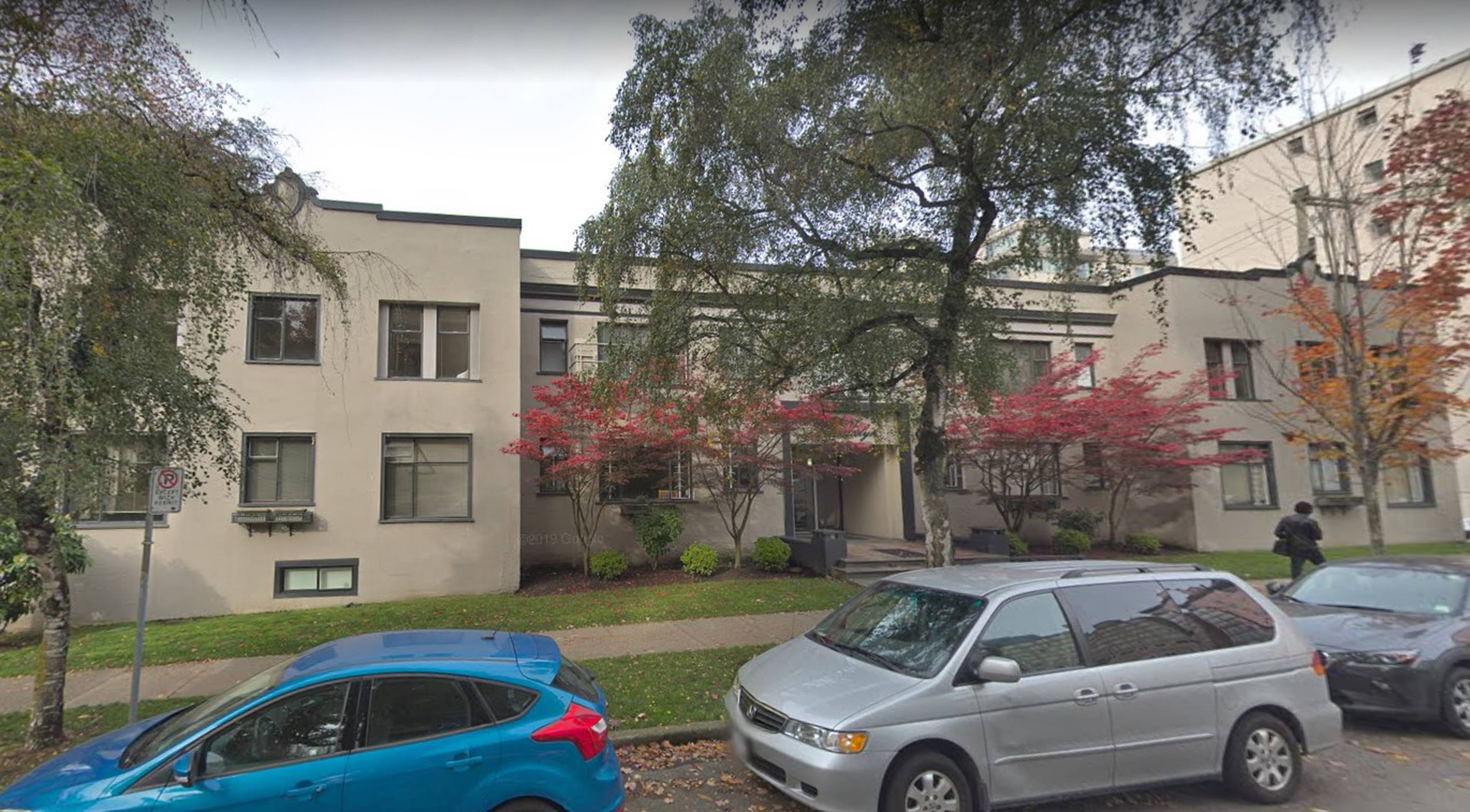 Roslyn Apartment Building
