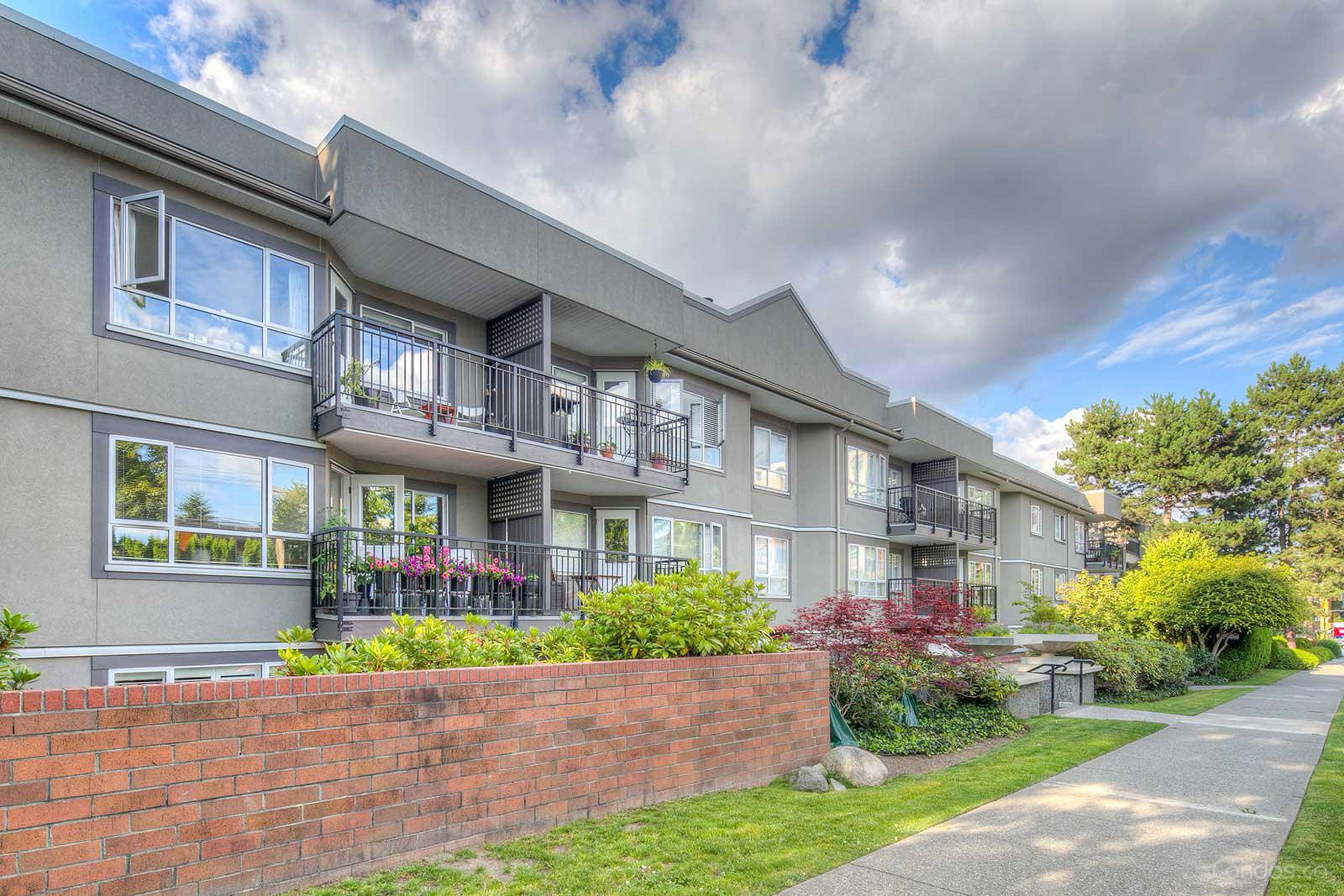 Cambridge Place Apartment Building