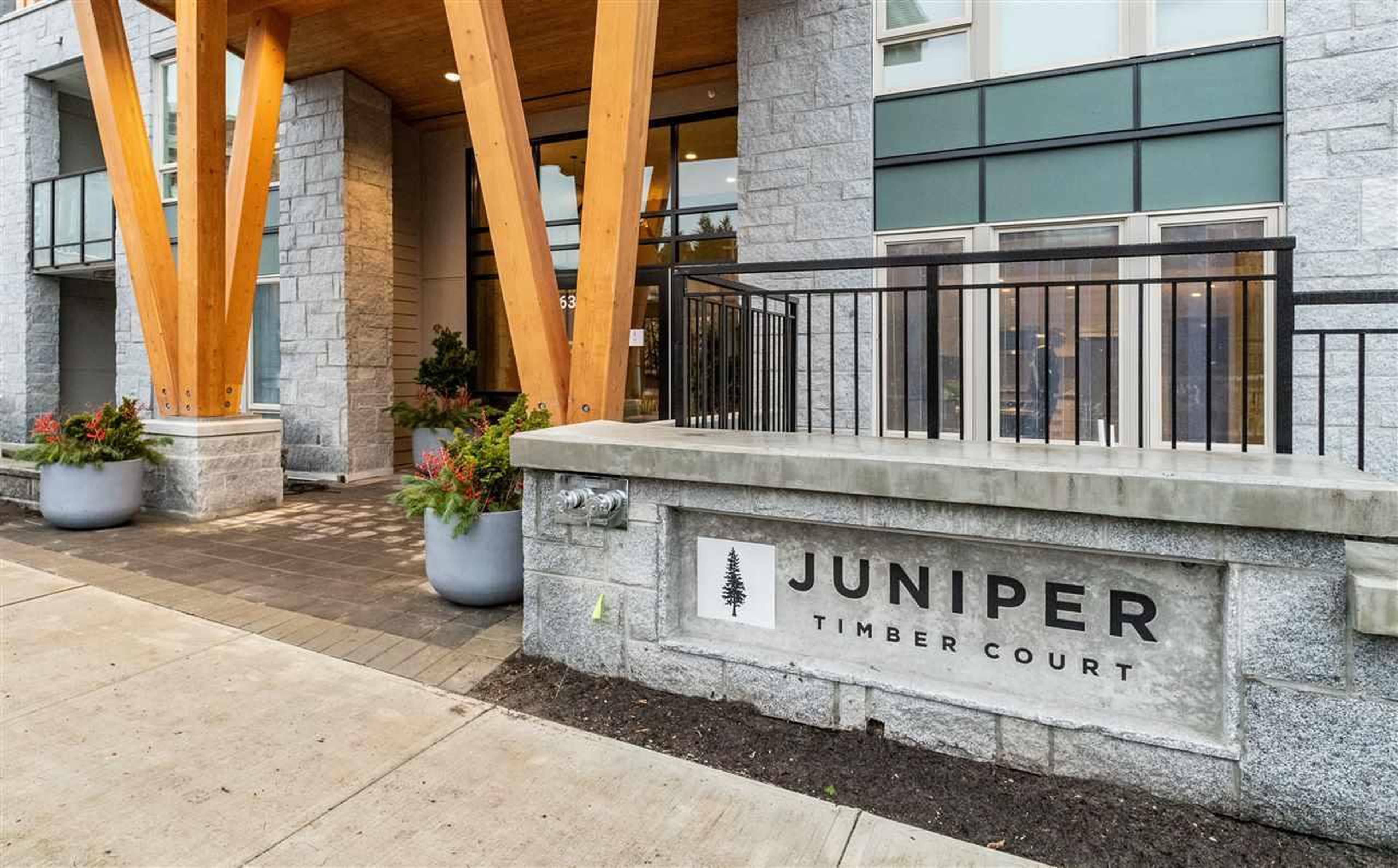 Juniper Apartments for Rent, 2632 Library Lane, North Vancouver, BC - 3