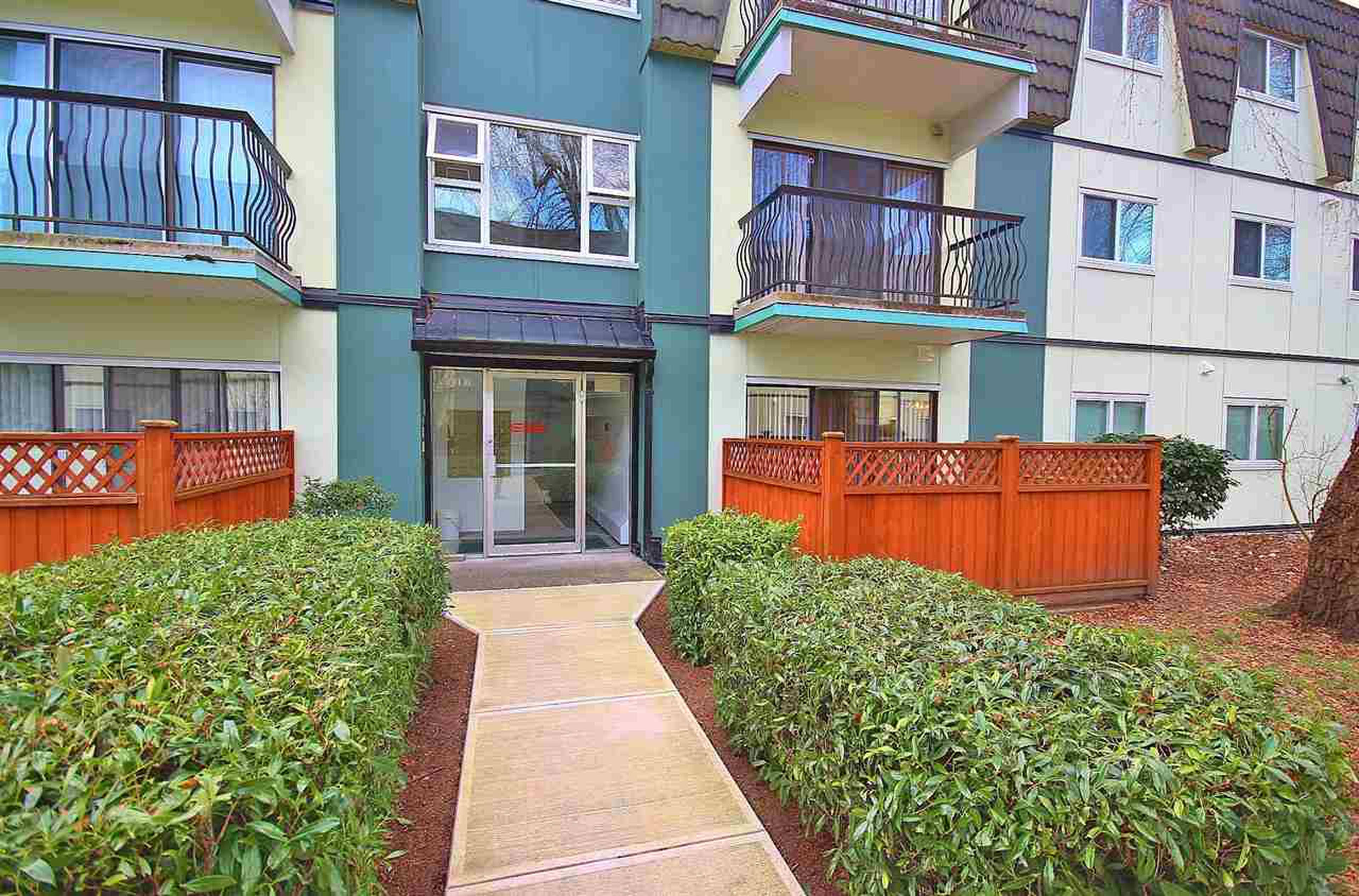 Mayfair Court 8131 Ryan Rd Apartments for Rent Richmond liv.rent