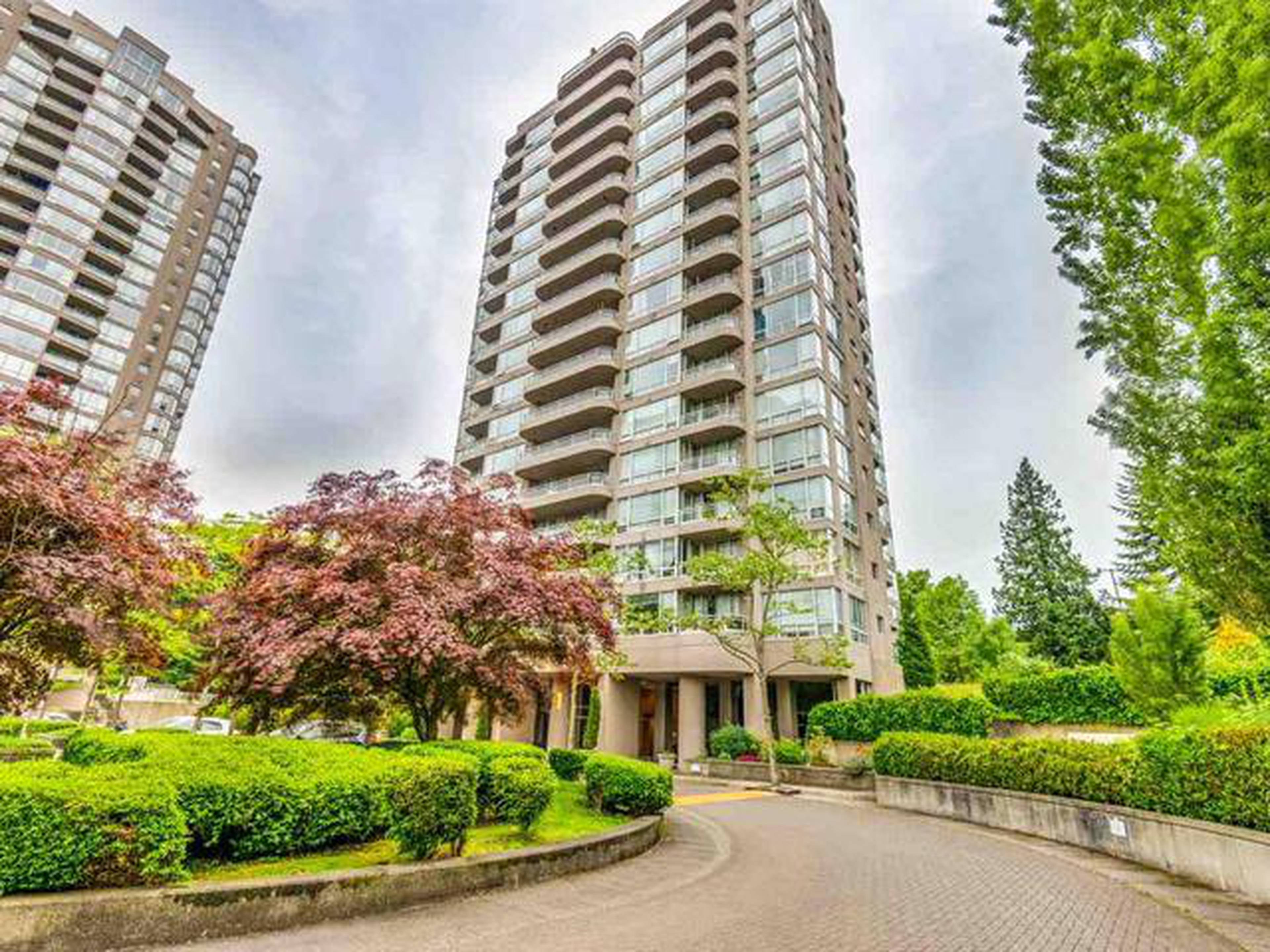 Strathmore Towers 9633 Manchester Drive Apartments for Rent Burnaby
