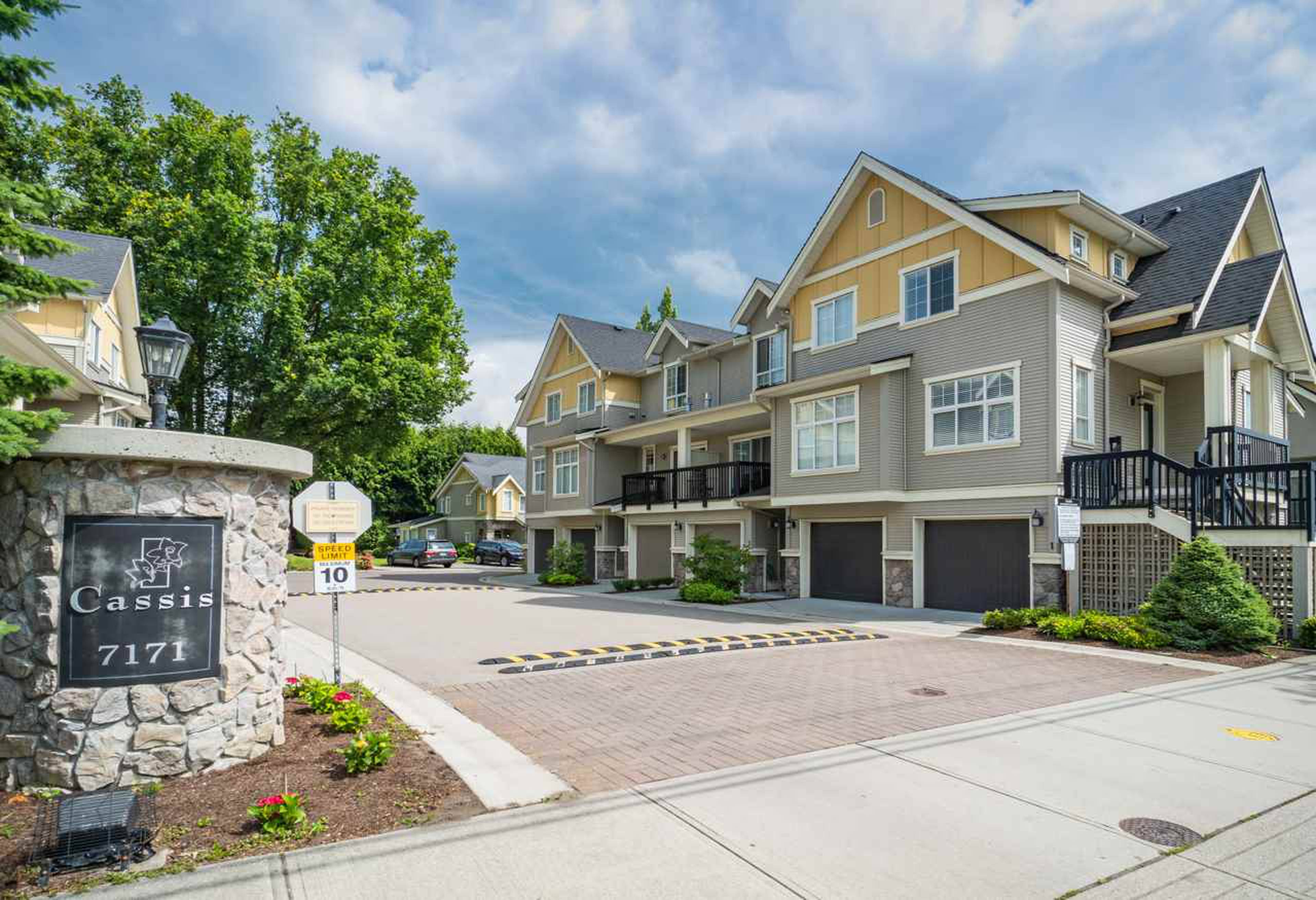 Cassis 7171 Steveston Hwy Apartments for Rent Richmond liv.rent