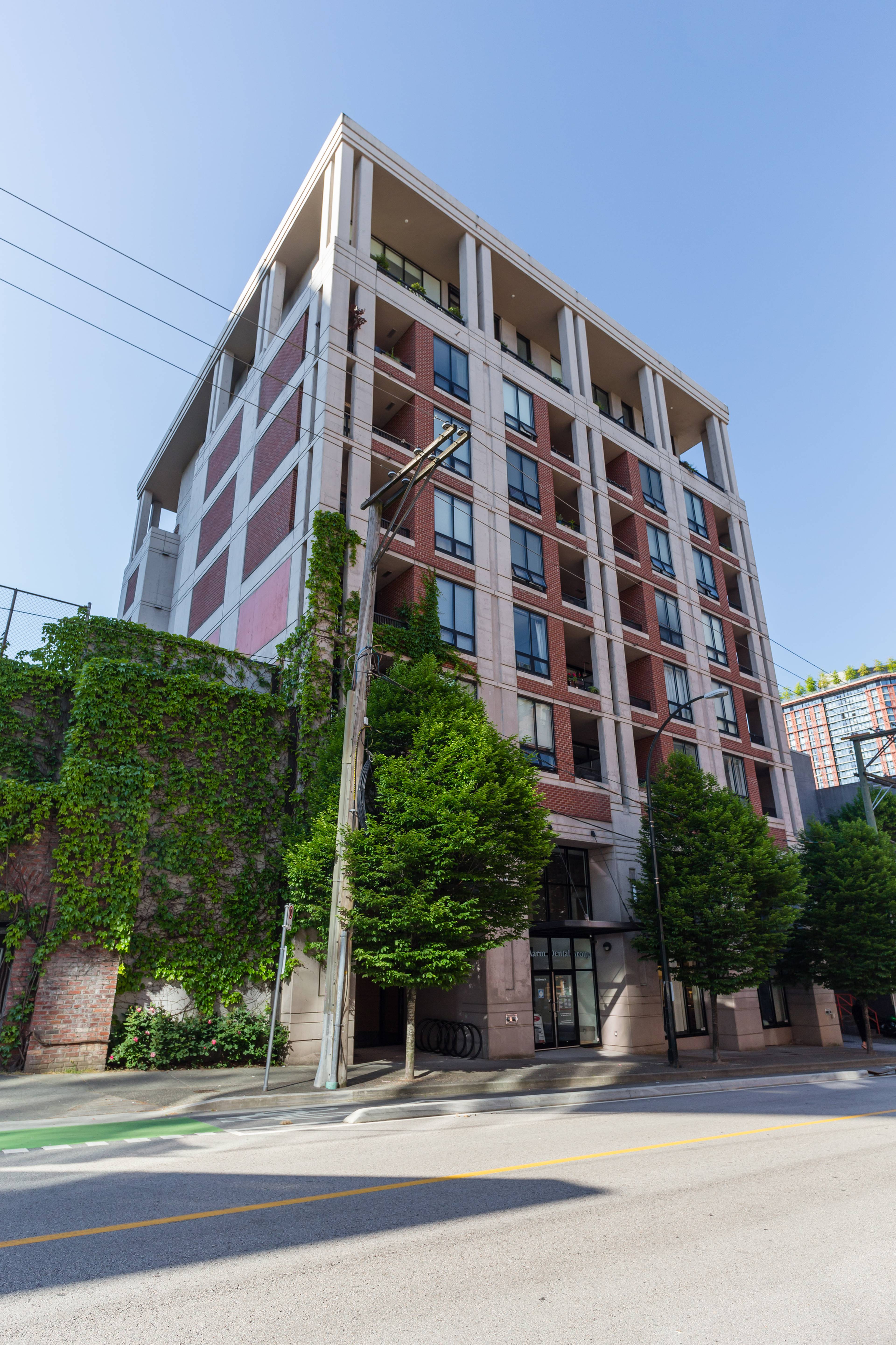531 Beatty Apartment Building