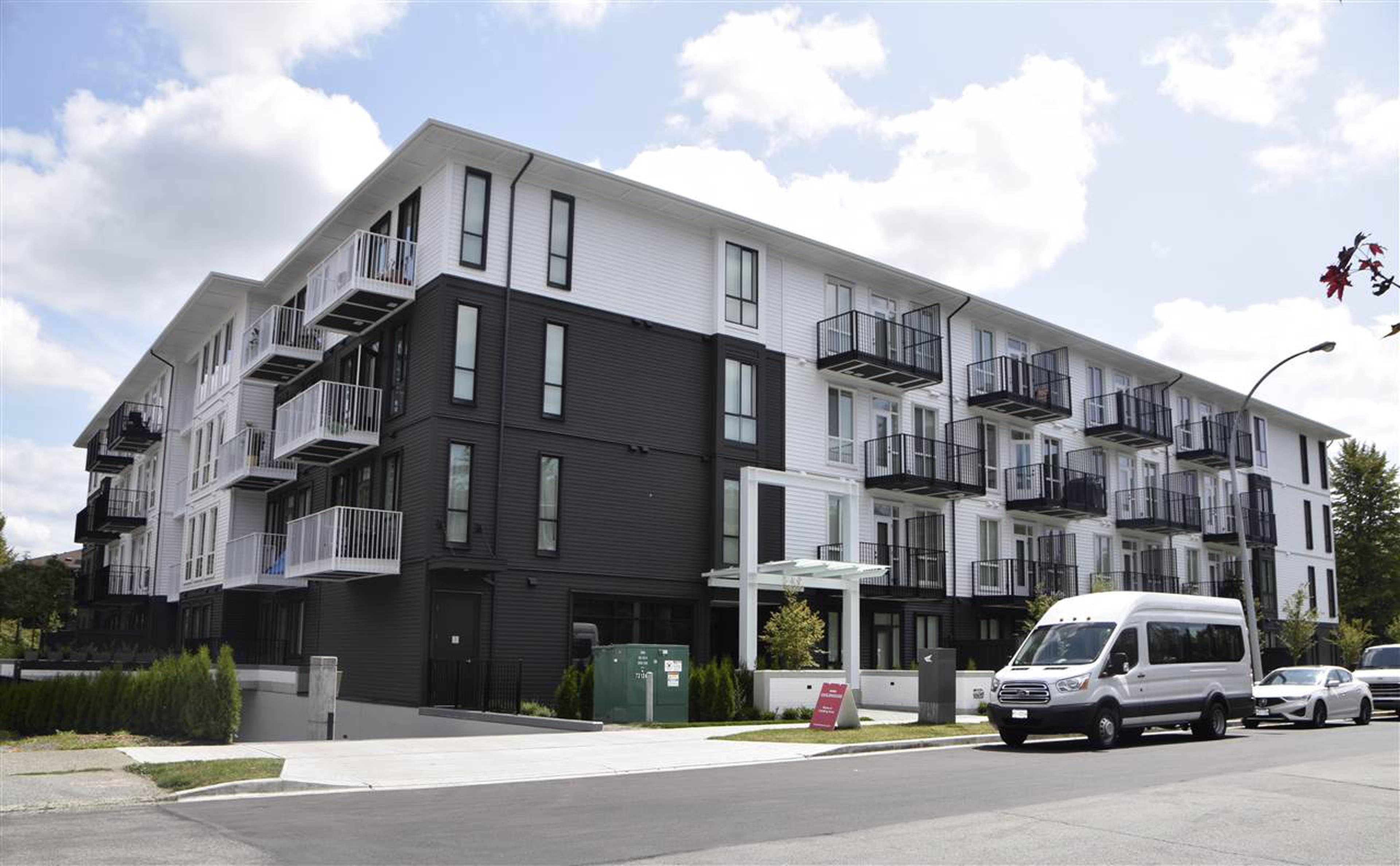 Guildhouse By Mosaic 10168 149 St Apartments for Rent Surrey liv.rent