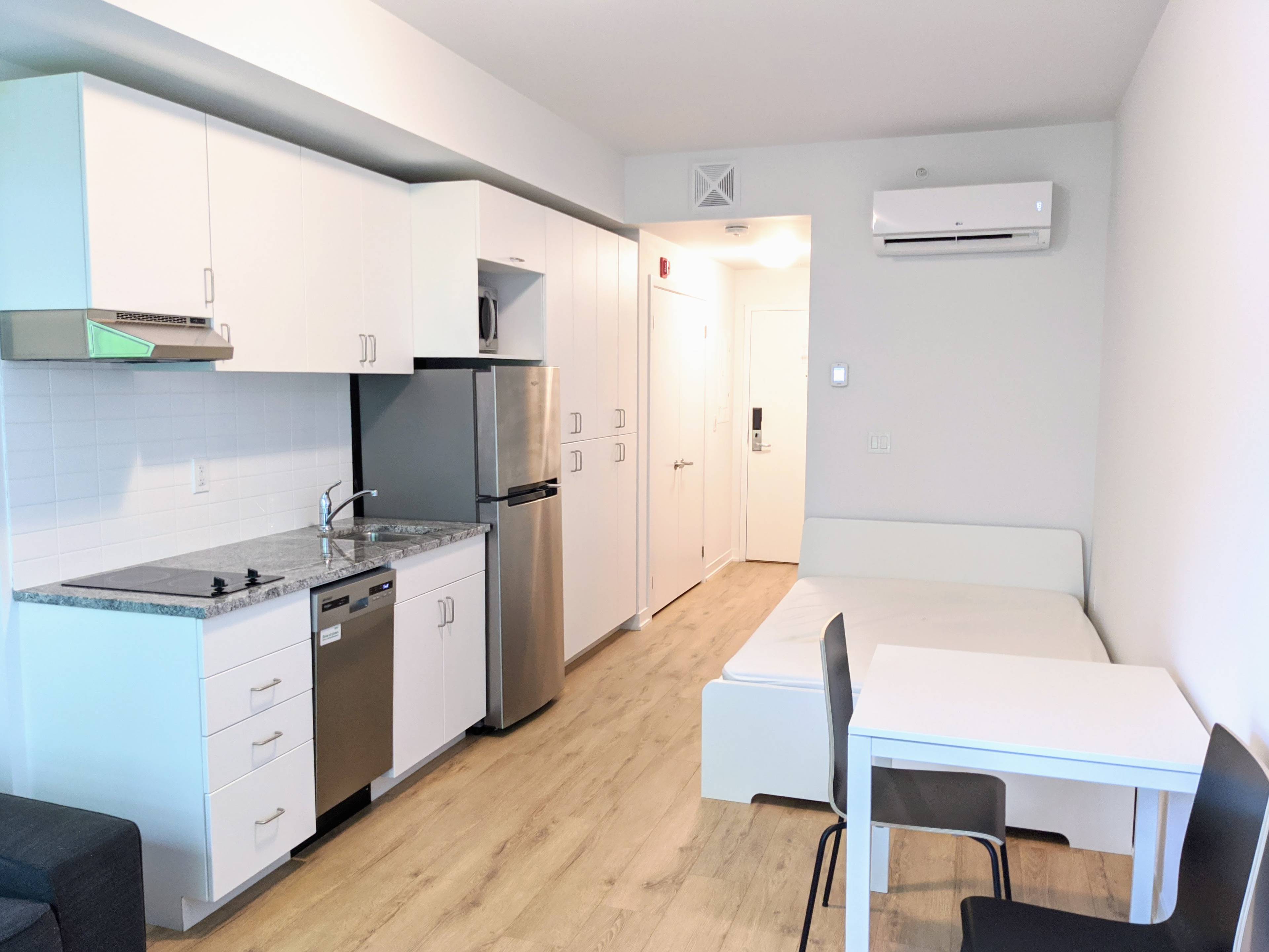 1800 Simcoe Street North