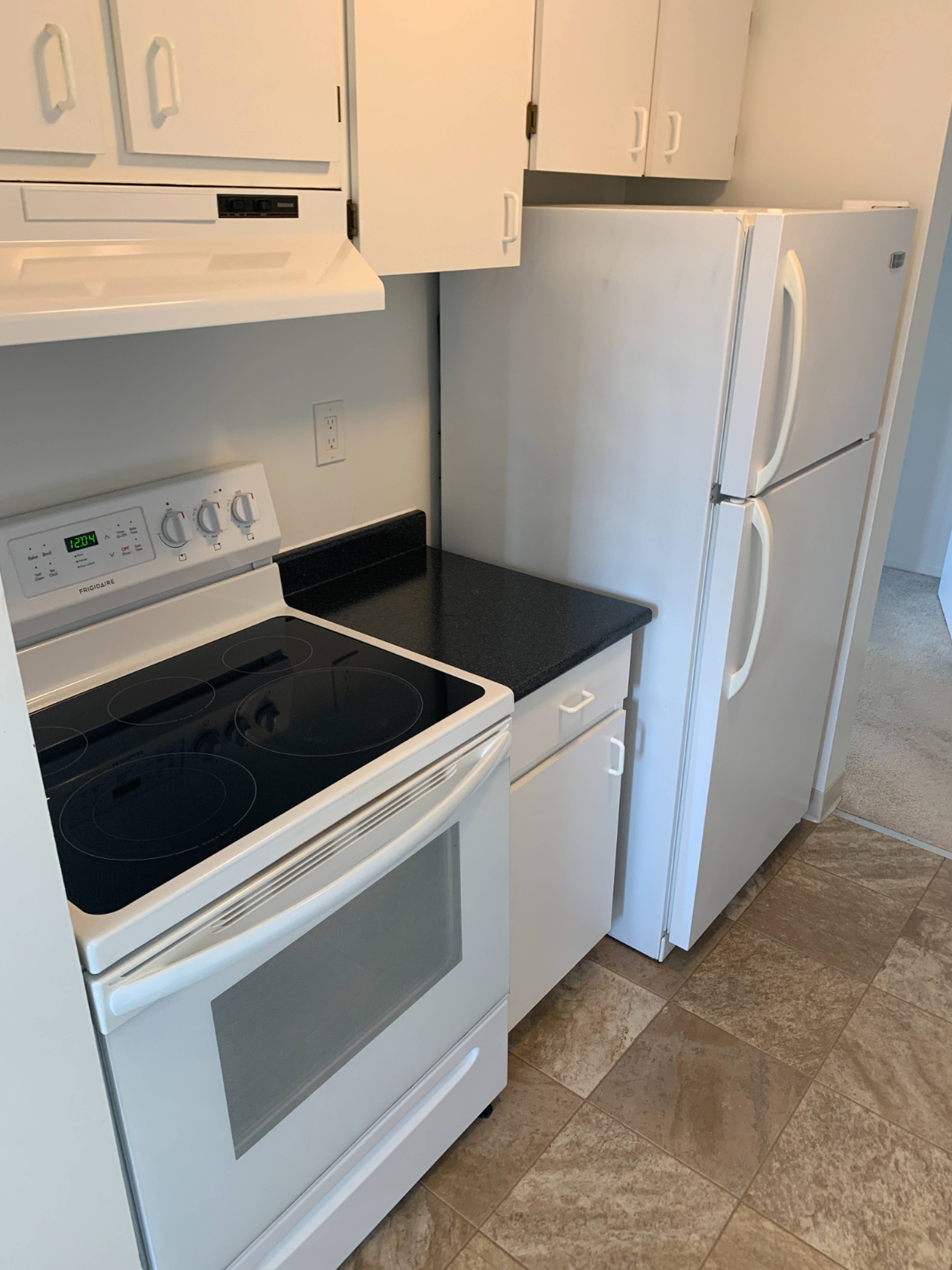 7165 Ash Cres 4