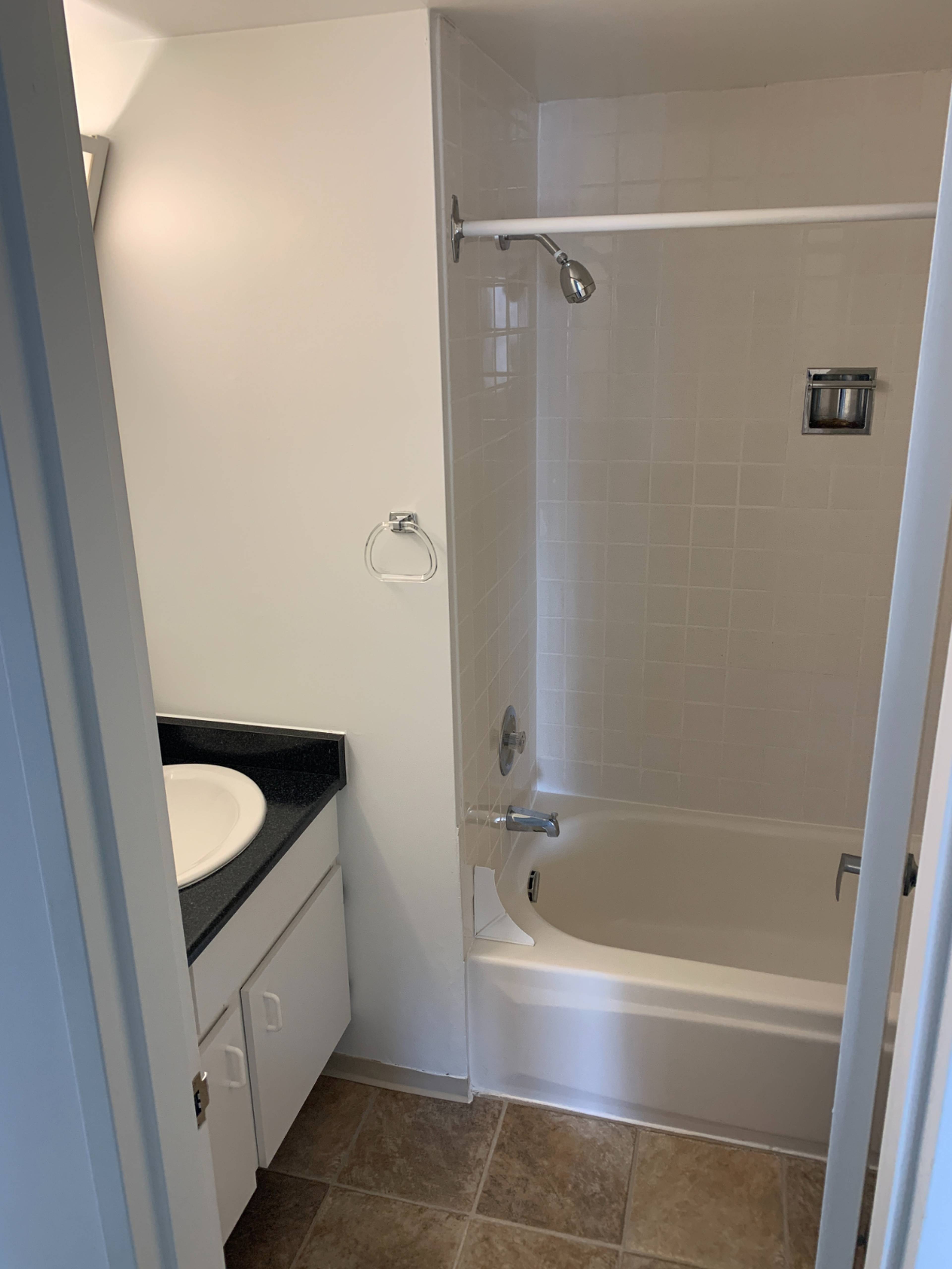 7165 Ash Cres 6