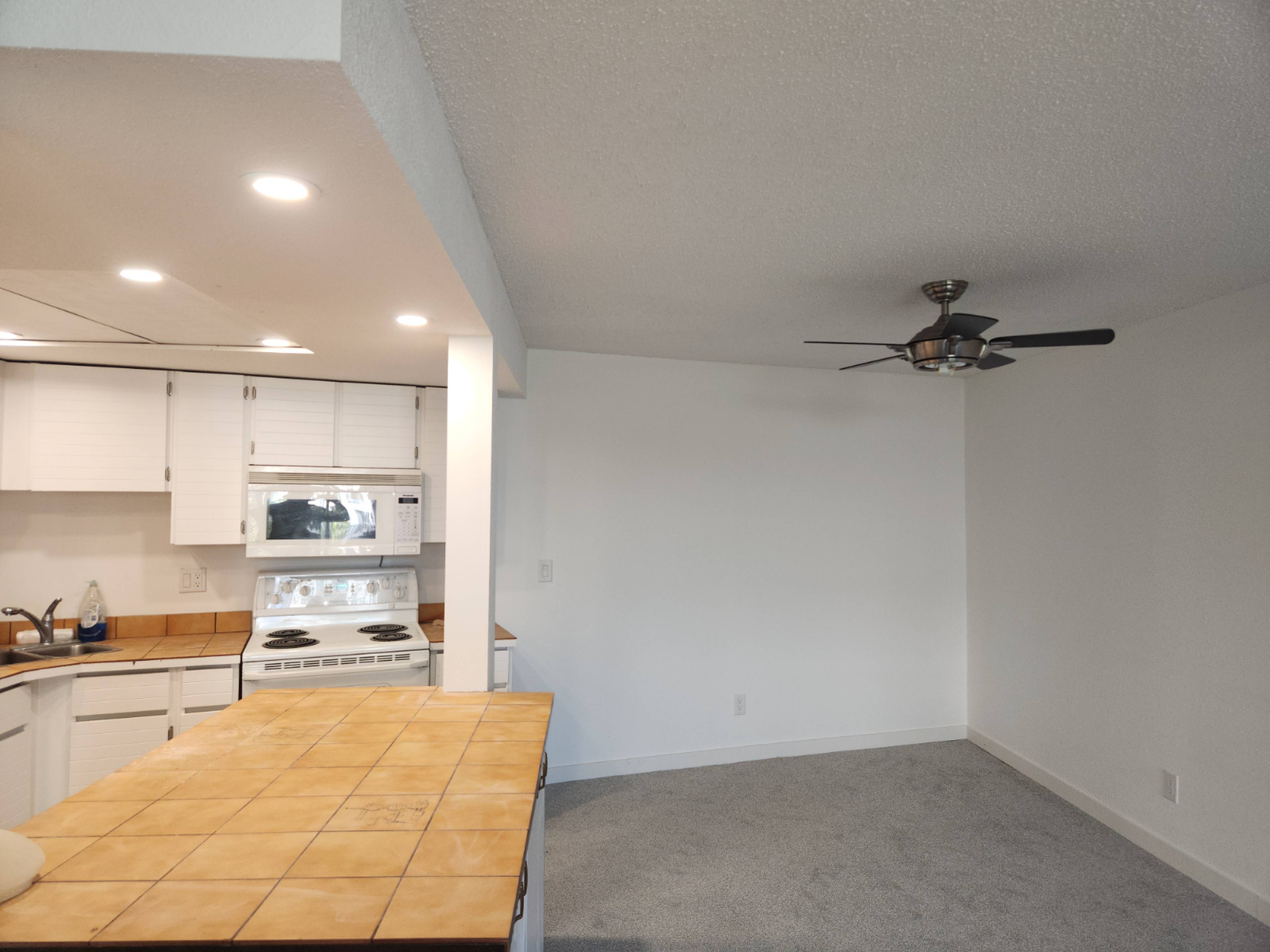 11900 228 St