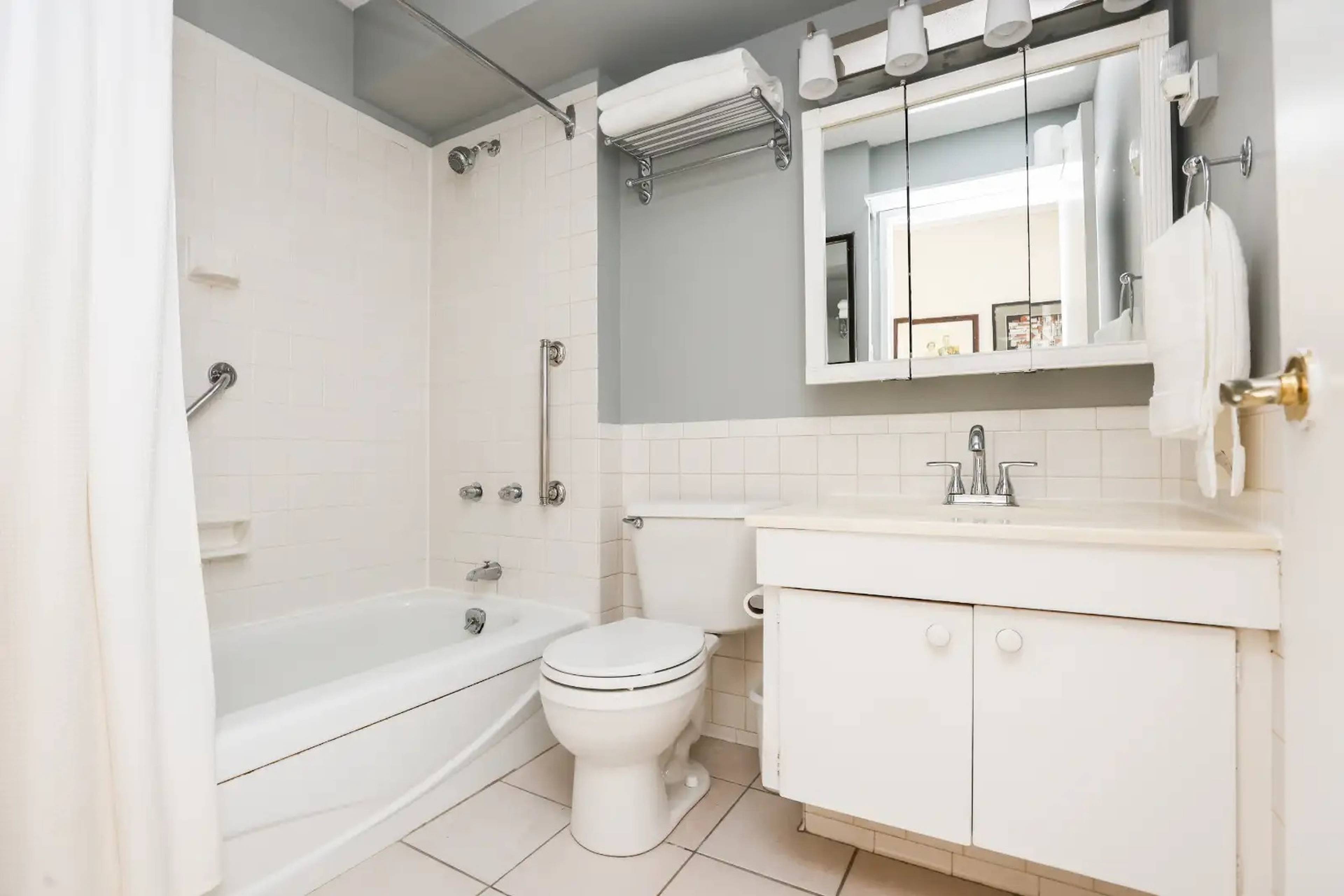 55 Nassau St N 2
