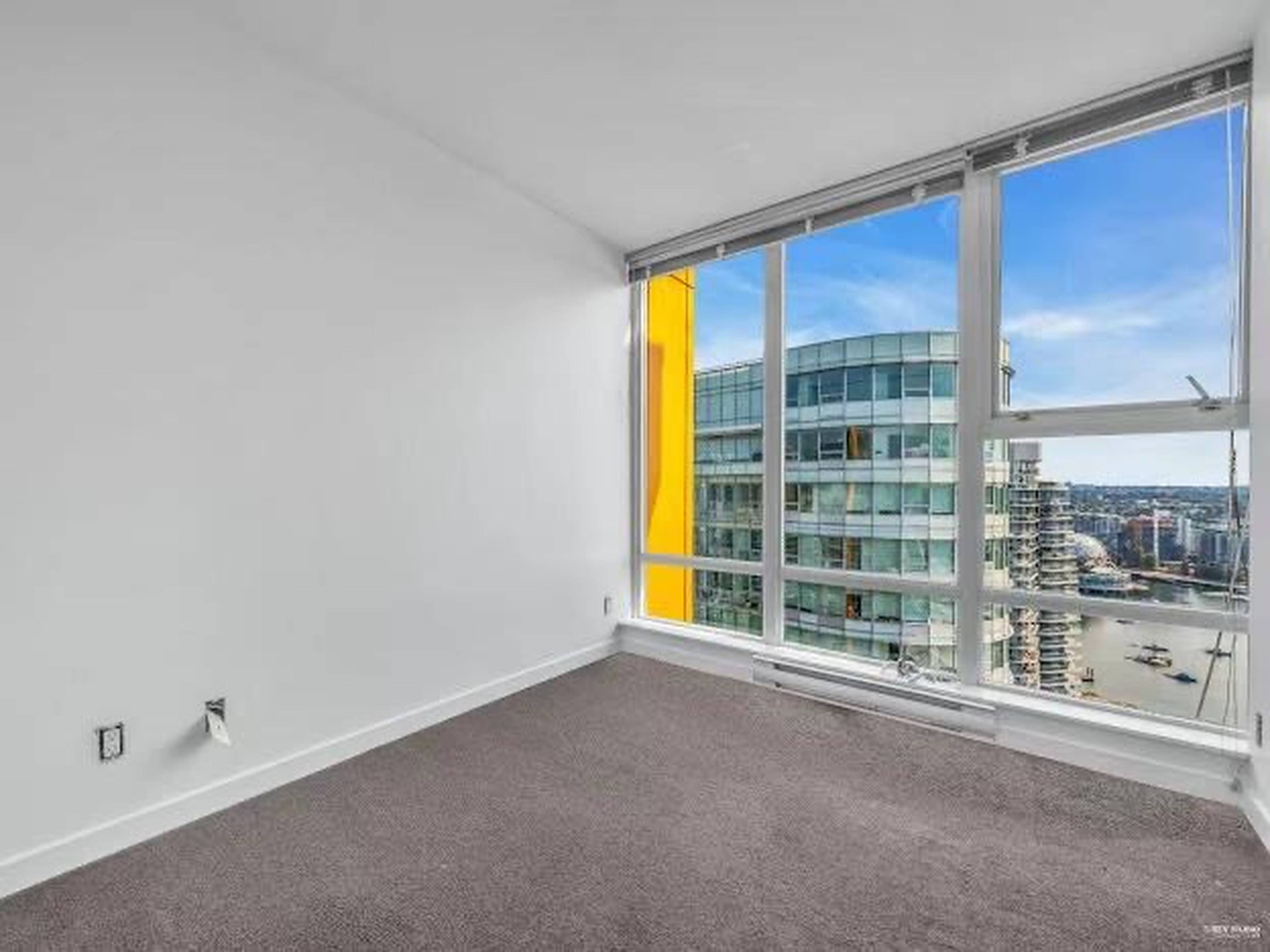 111 W Georgia St 6