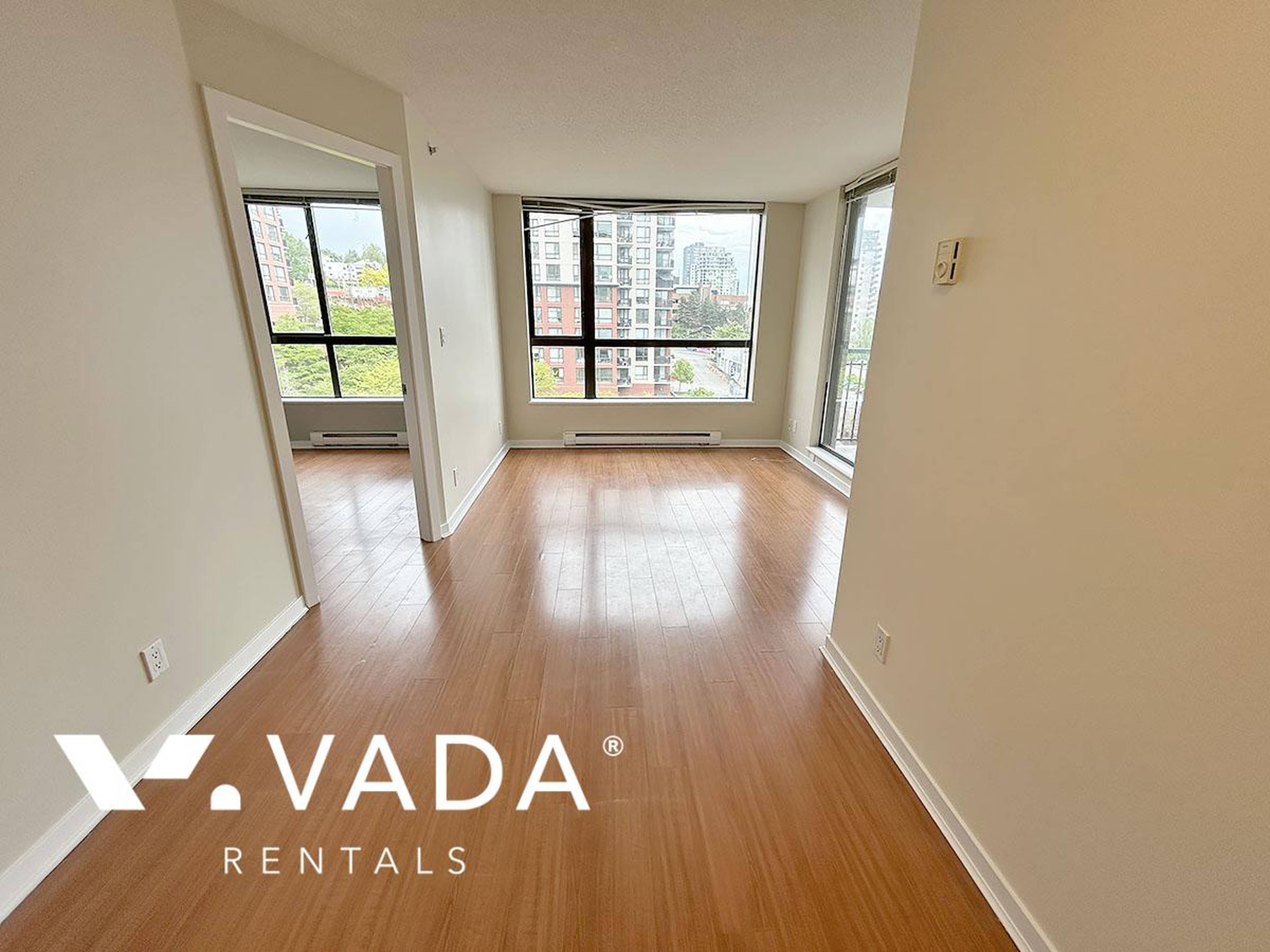 2 ch.  · 2 s. de bains for rent $2,800 / mois