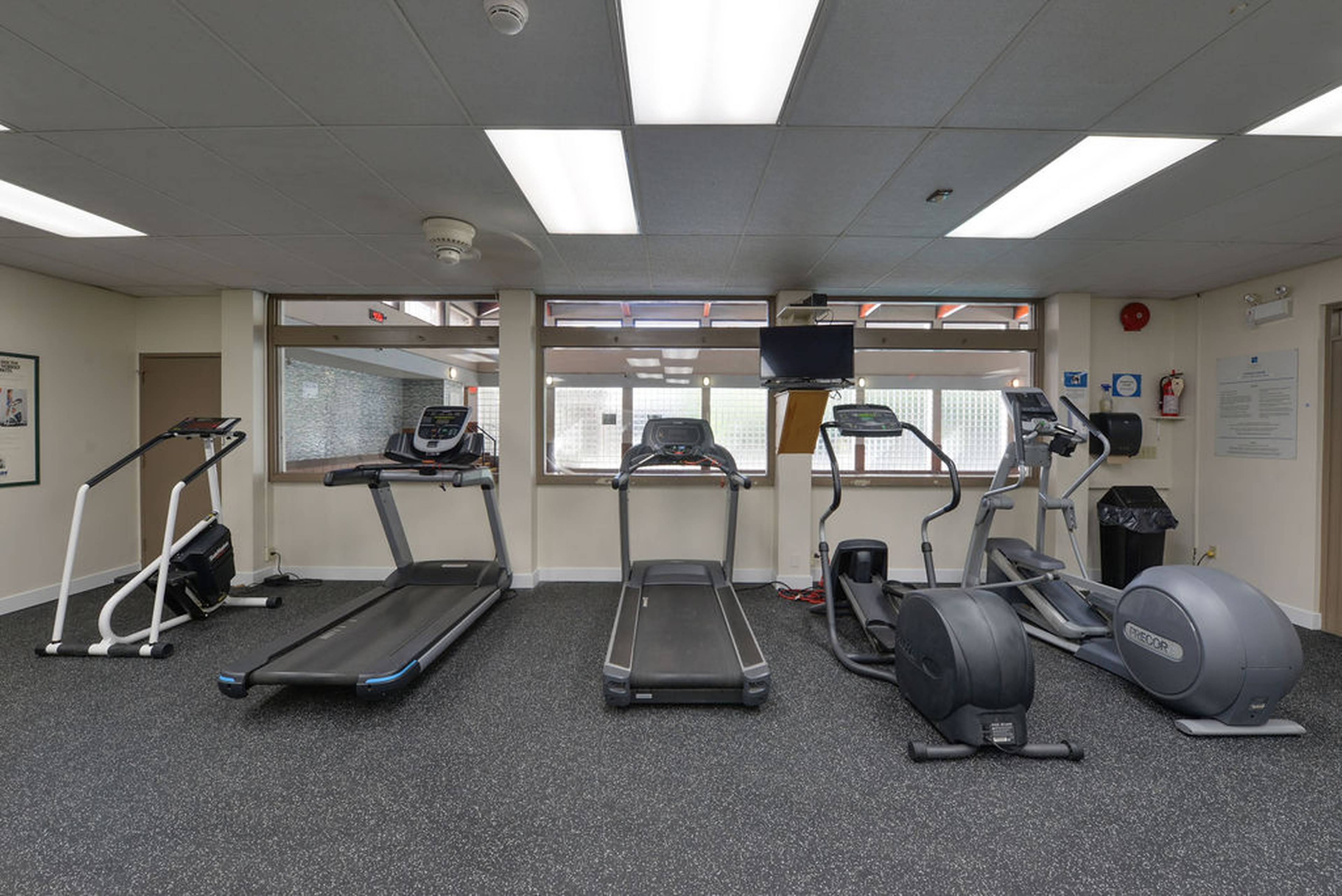 W 57th Ave 16