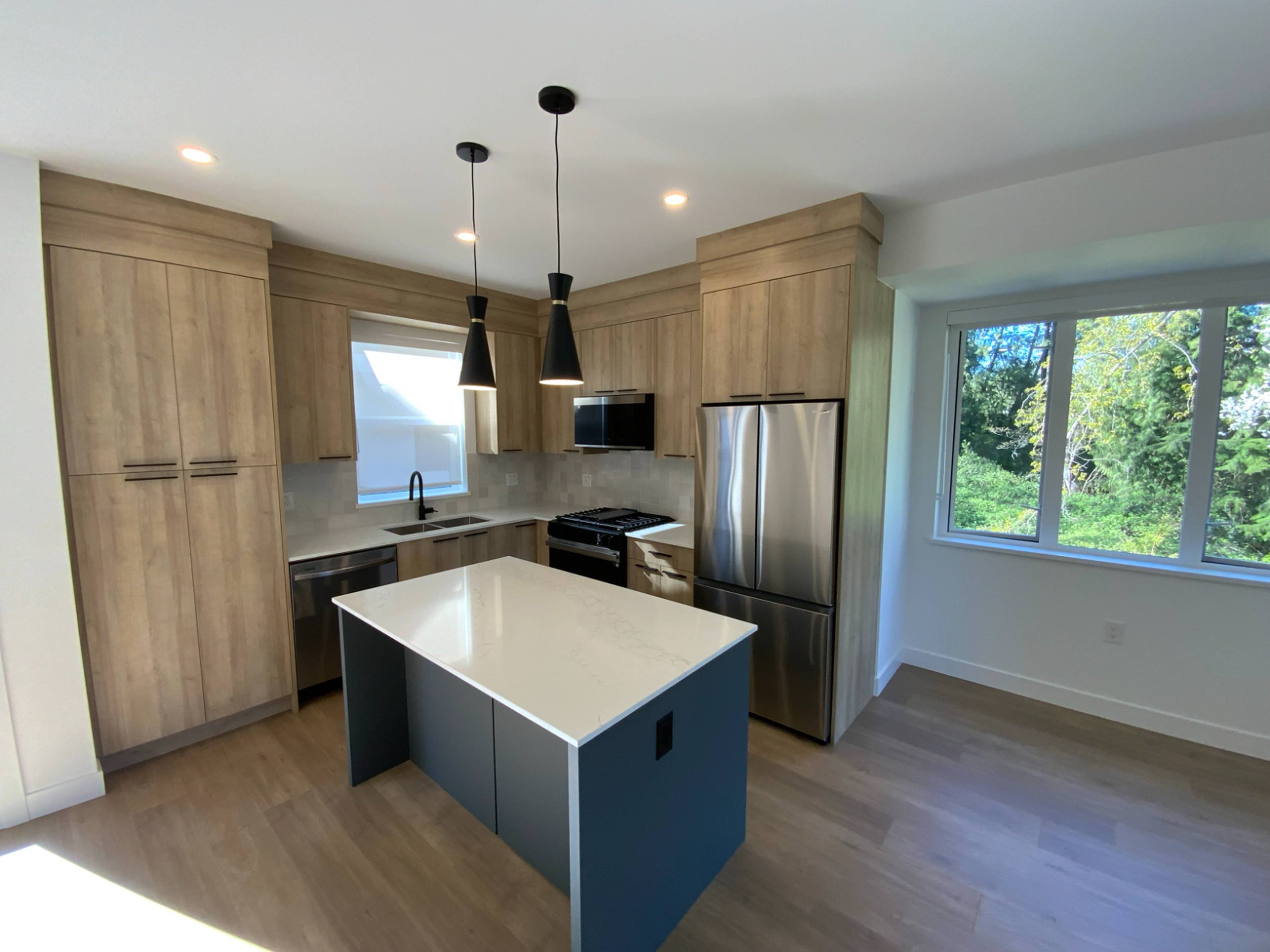 10527 155 St 1