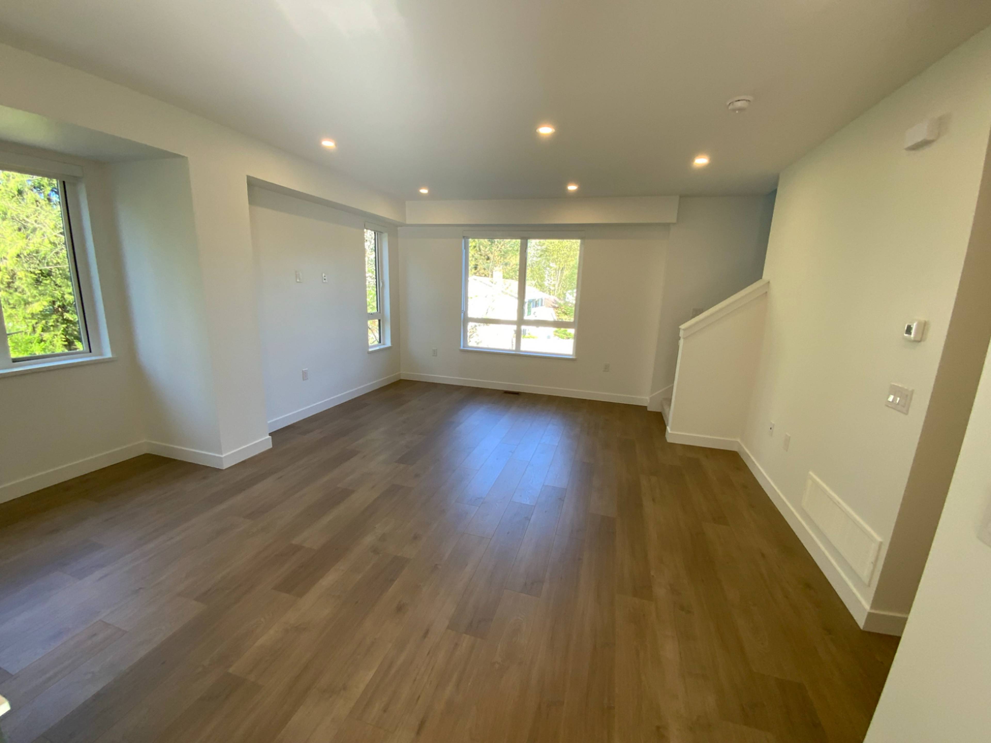 10527 155 St 3