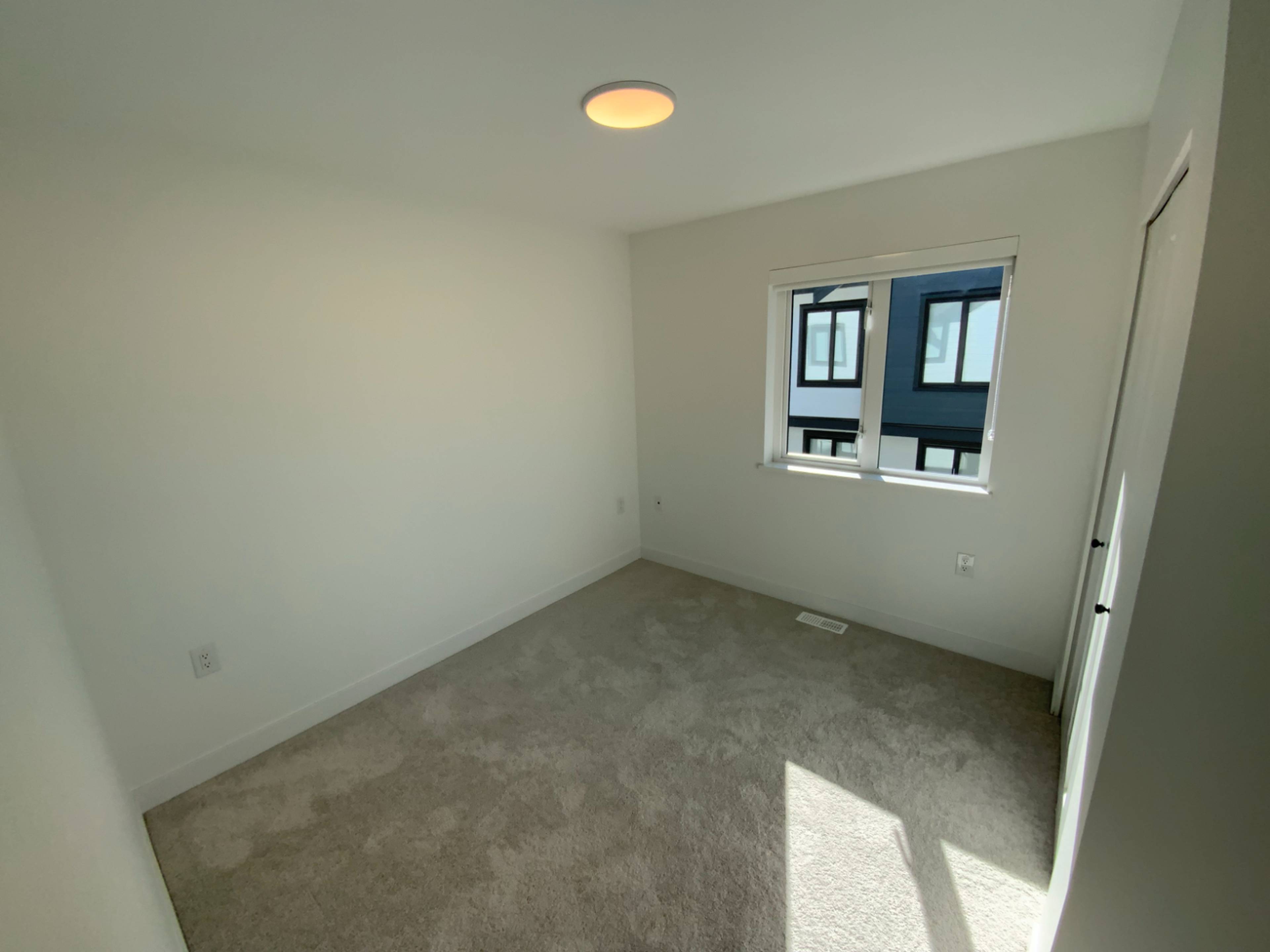 10527 155 St 5