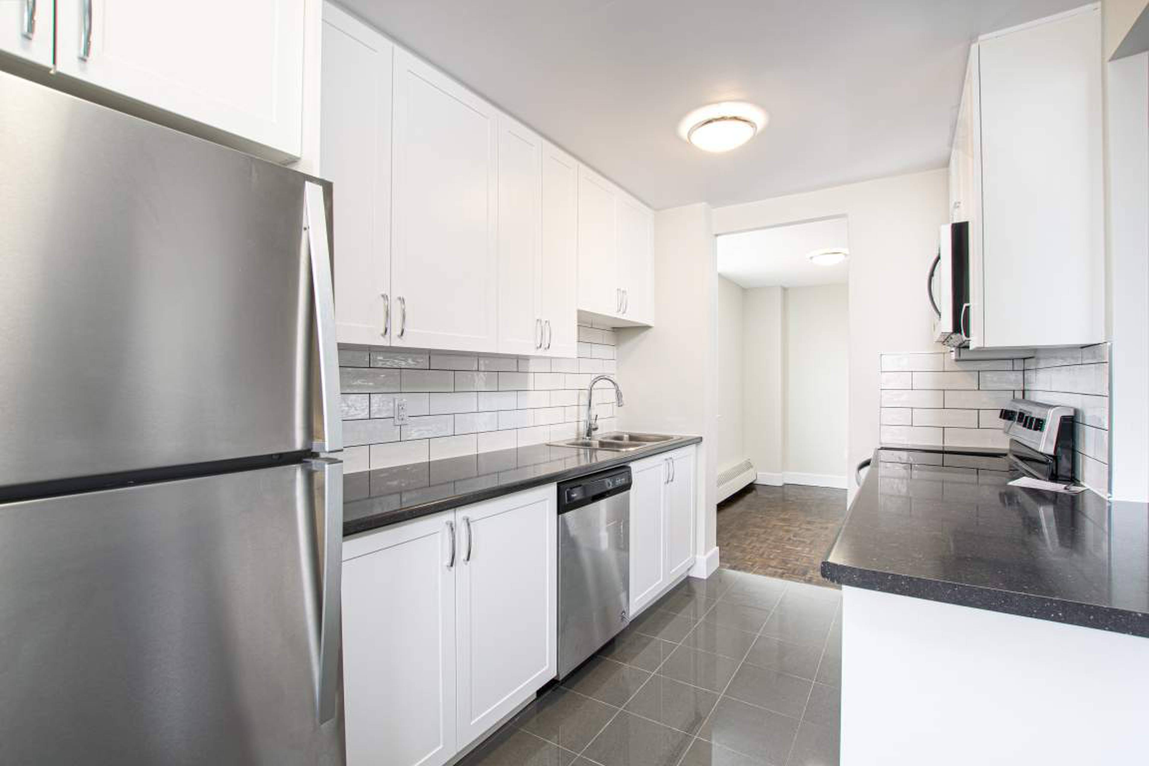 3 ch.  · 1 s. de bains for rent $2,598 / mois
