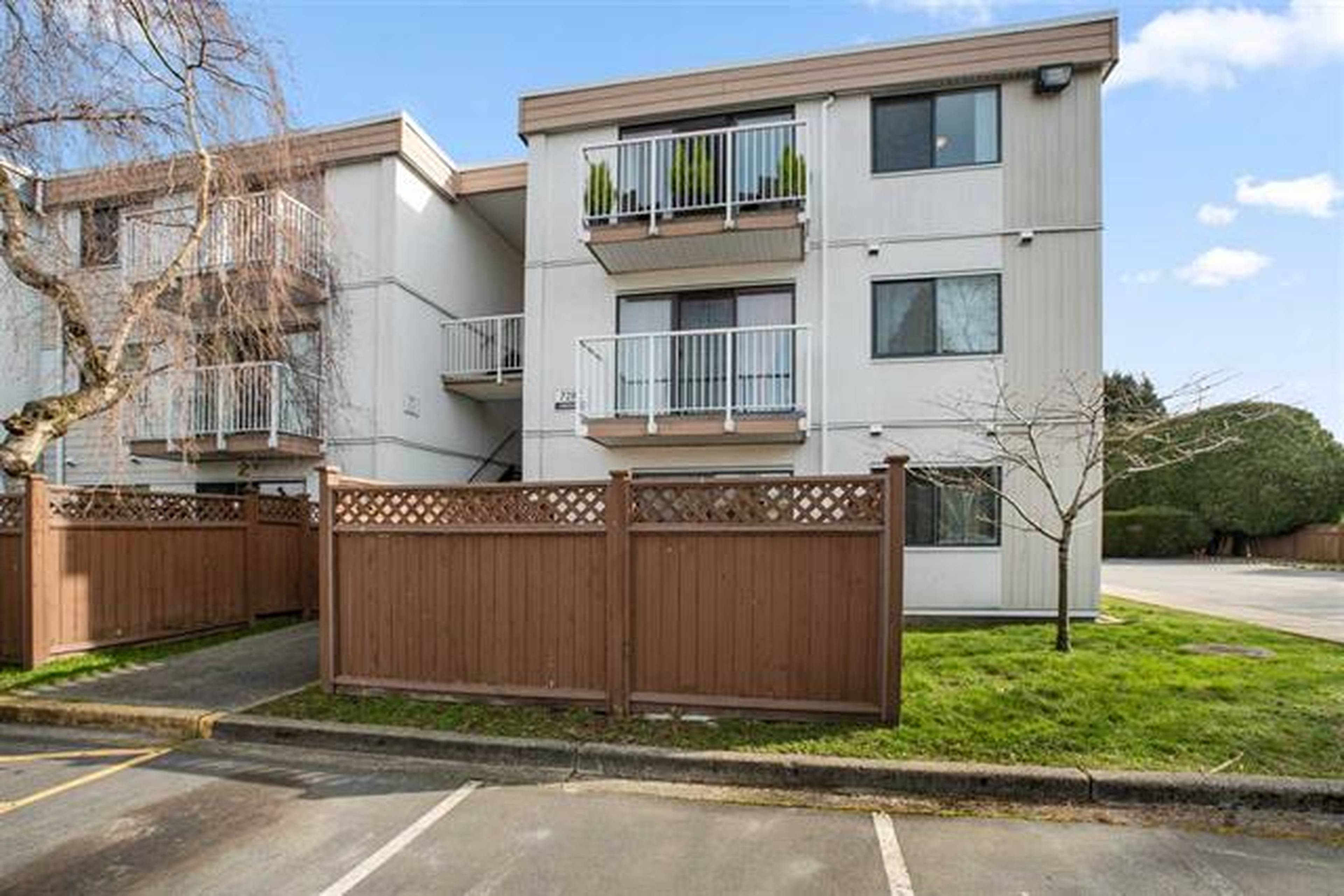7280 Lindsay Rd 18
