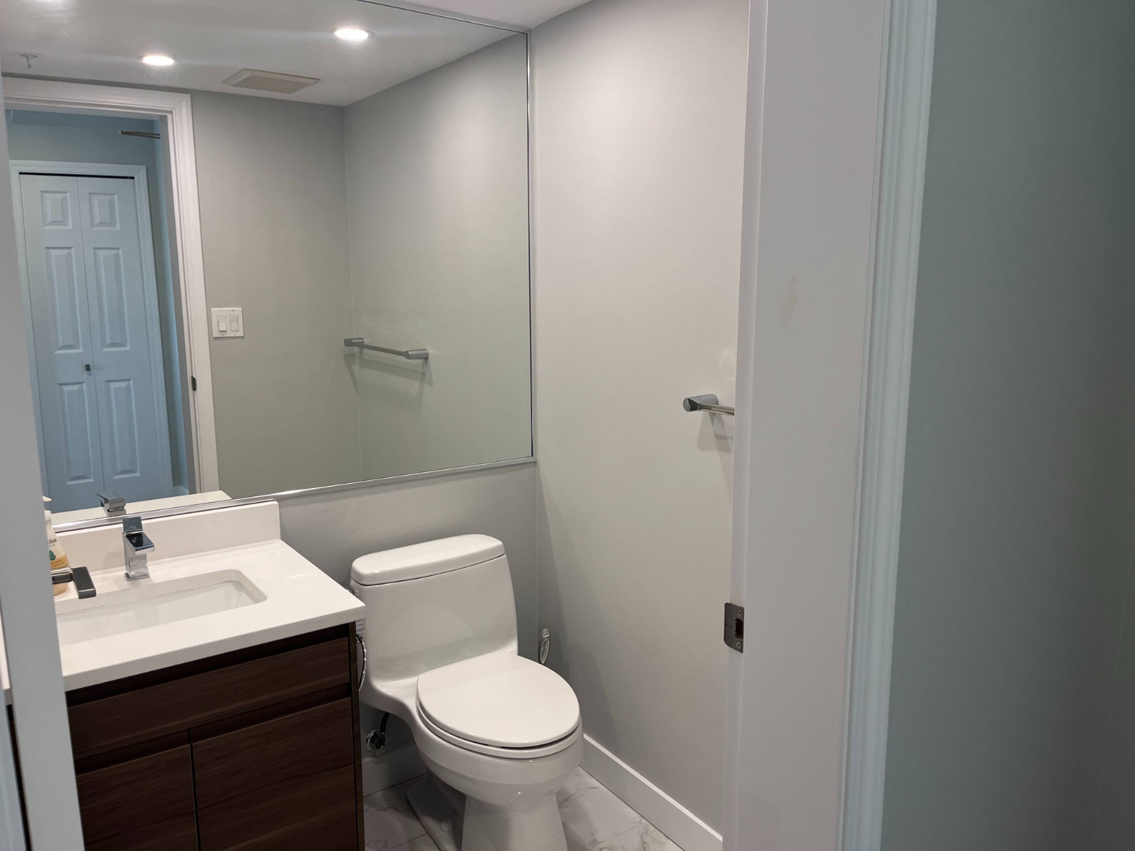 1228 Marinaside Cres 8