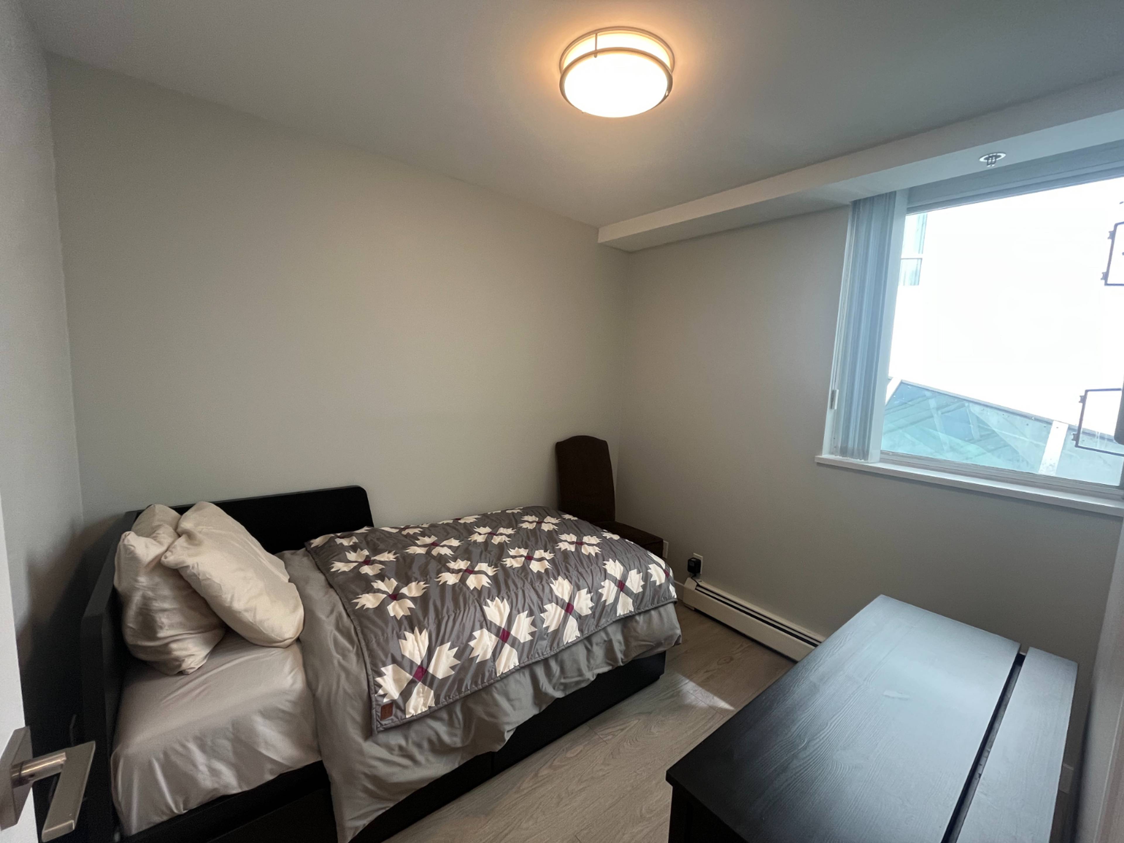 1228 Marinaside Cres 11
