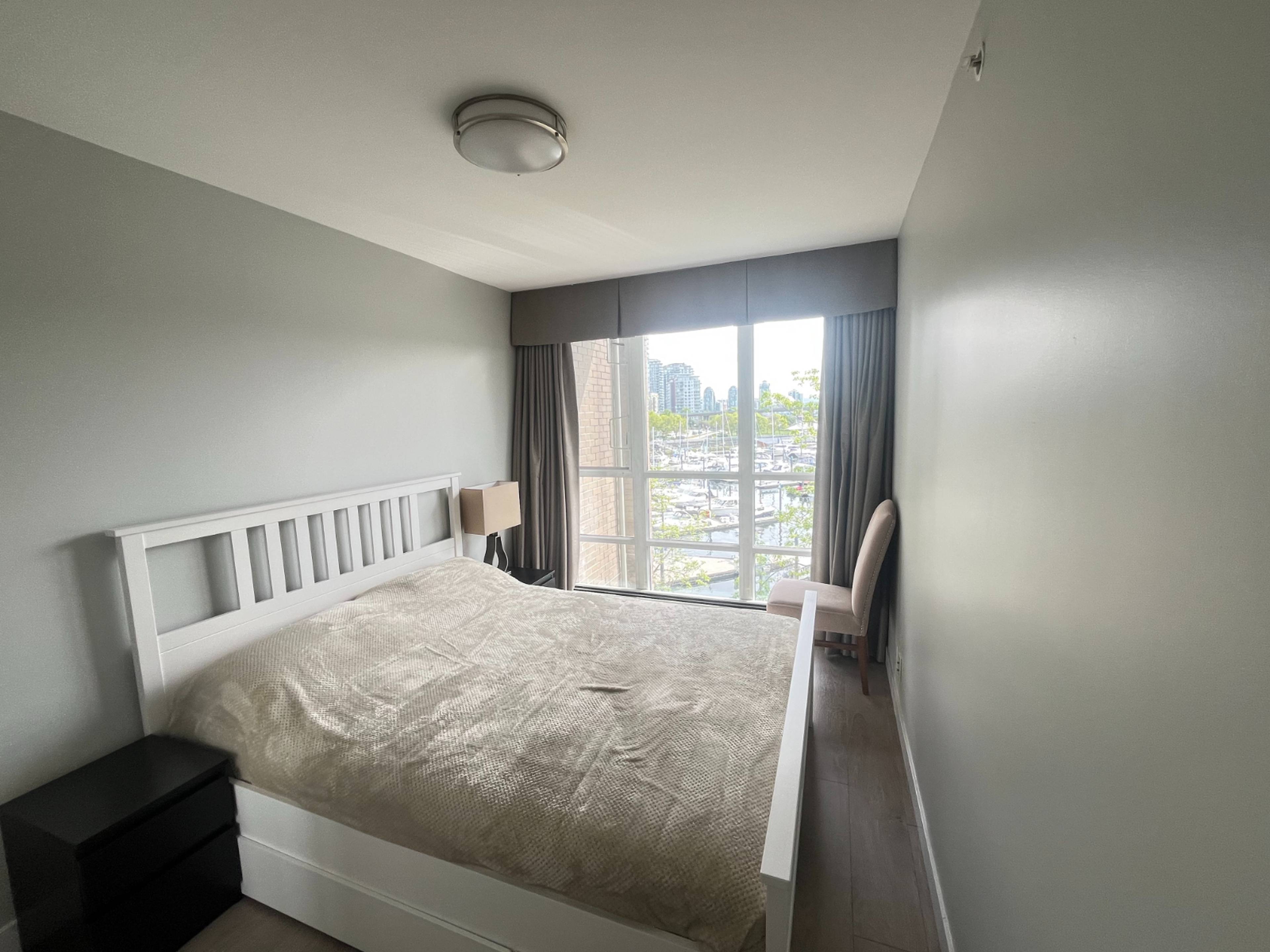 1228 Marinaside Cres 12