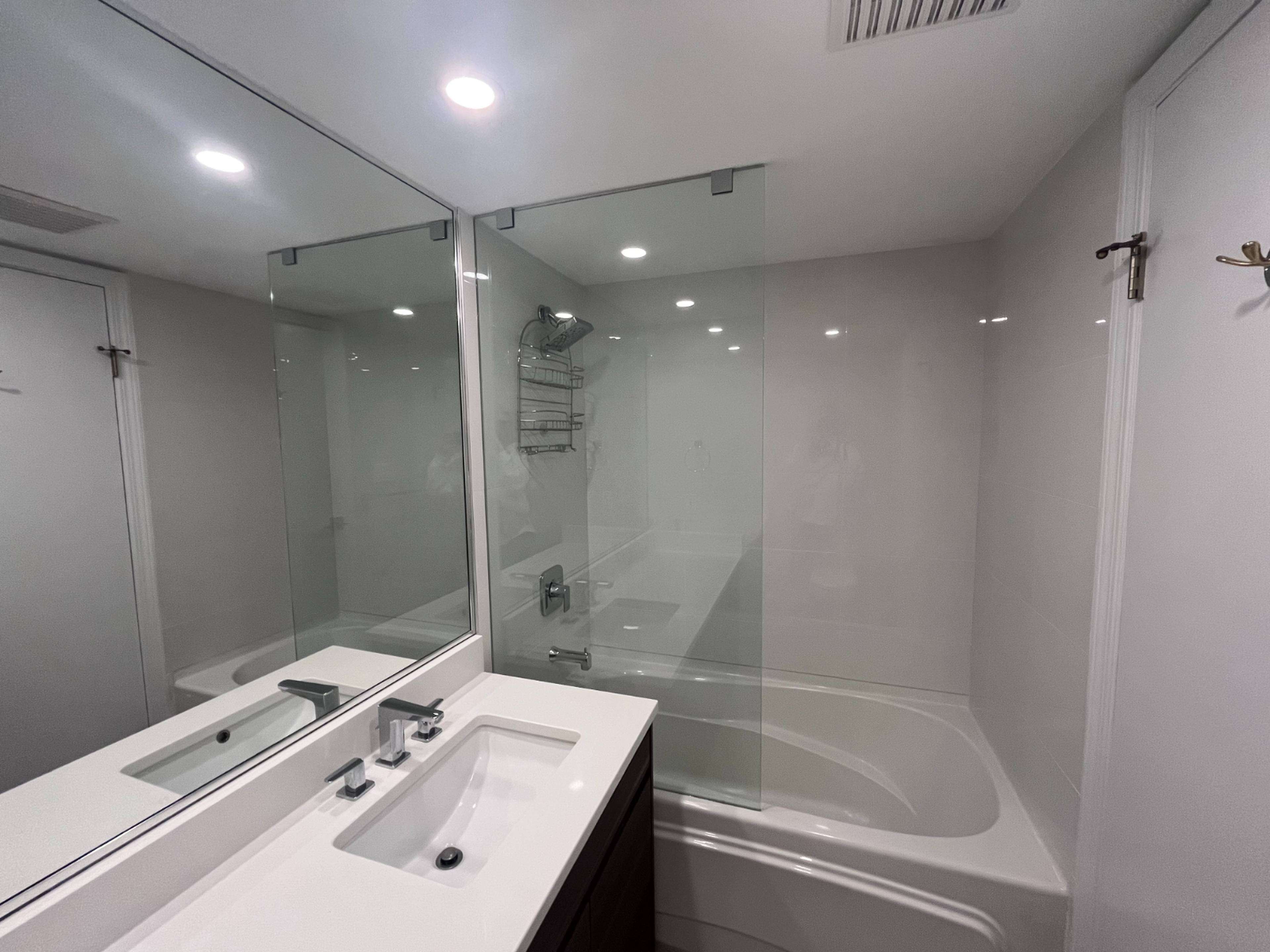 1228 Marinaside Cres 16