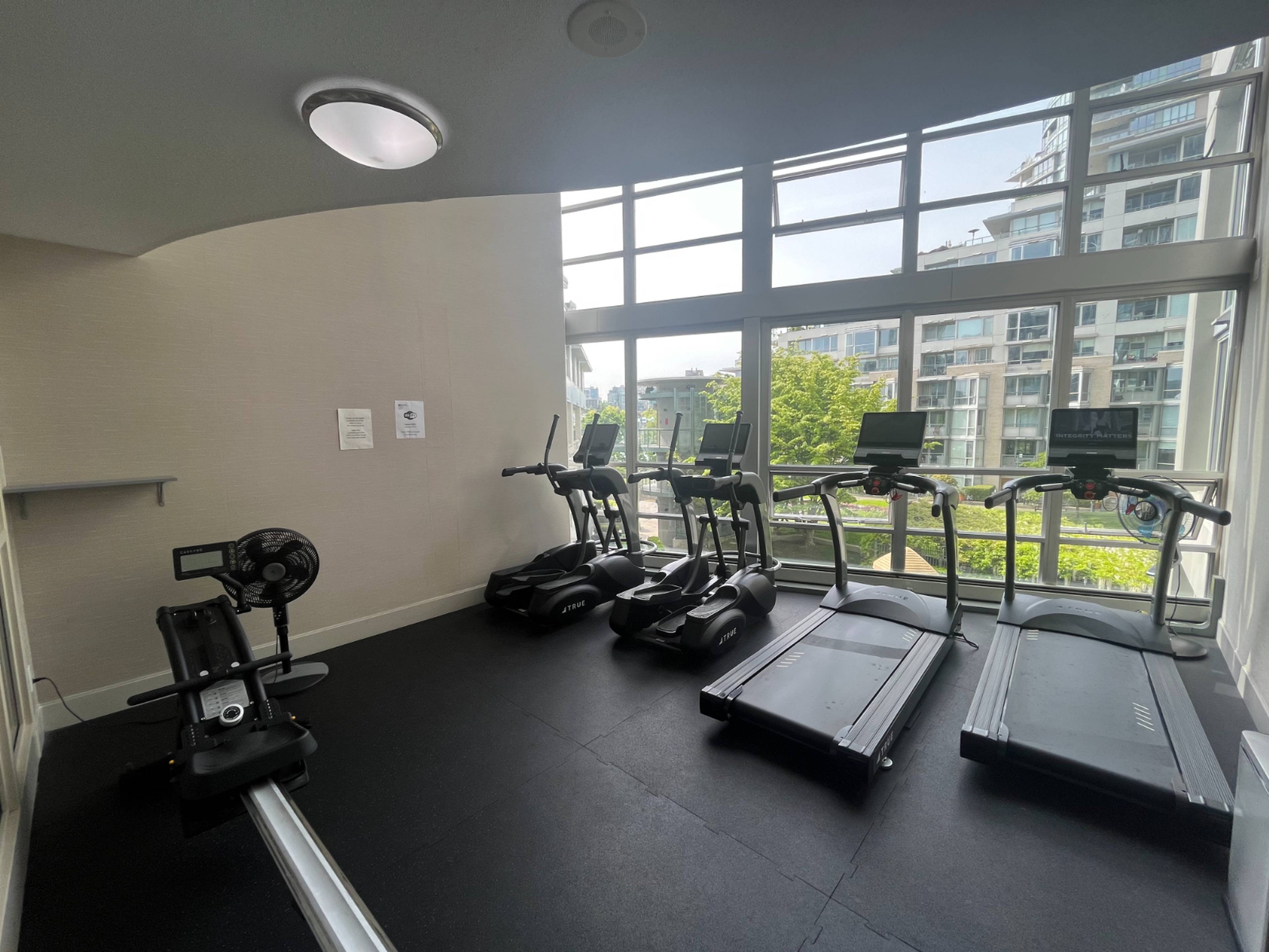1228 Marinaside Cres 18