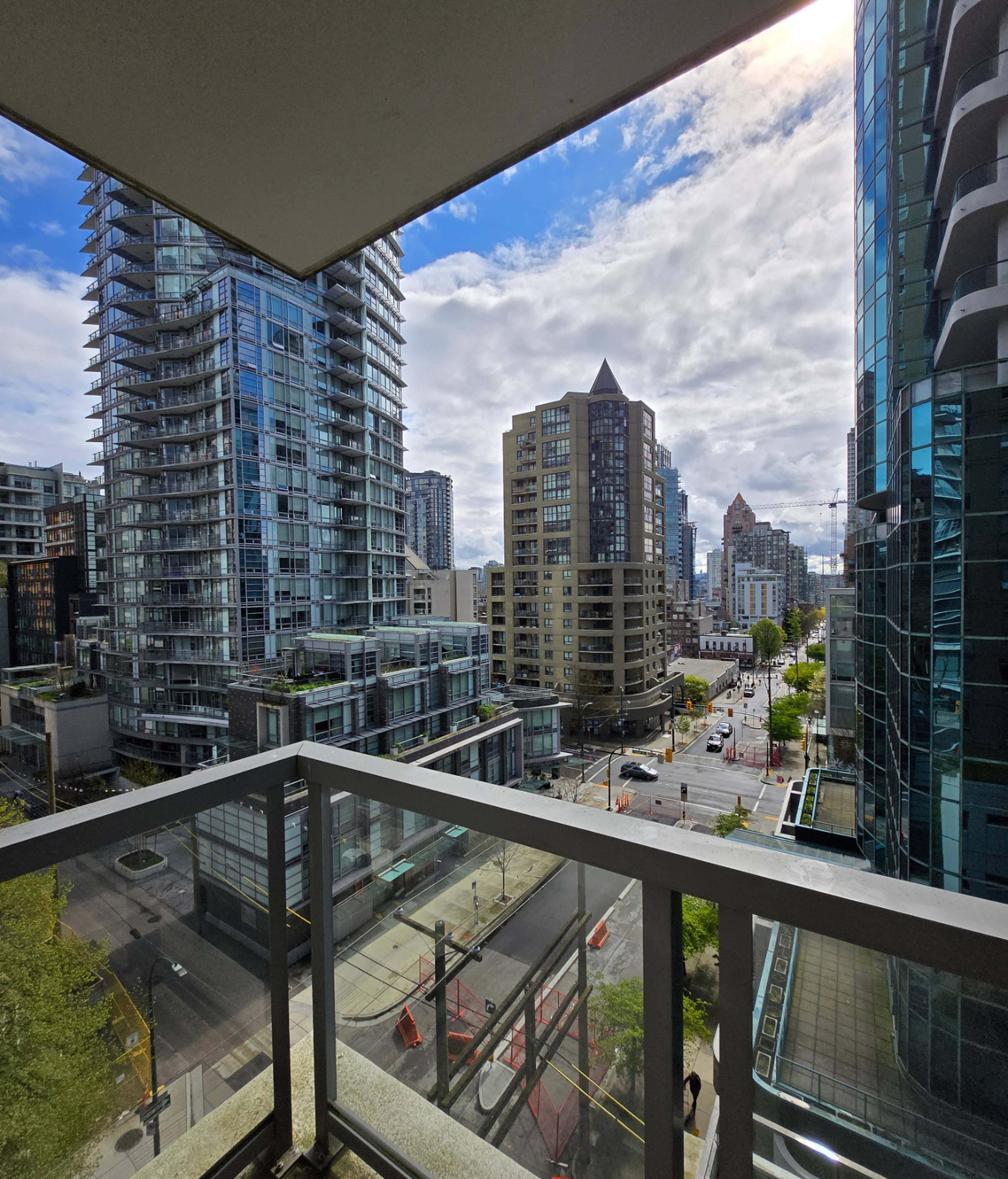 1308 Hornby St 12