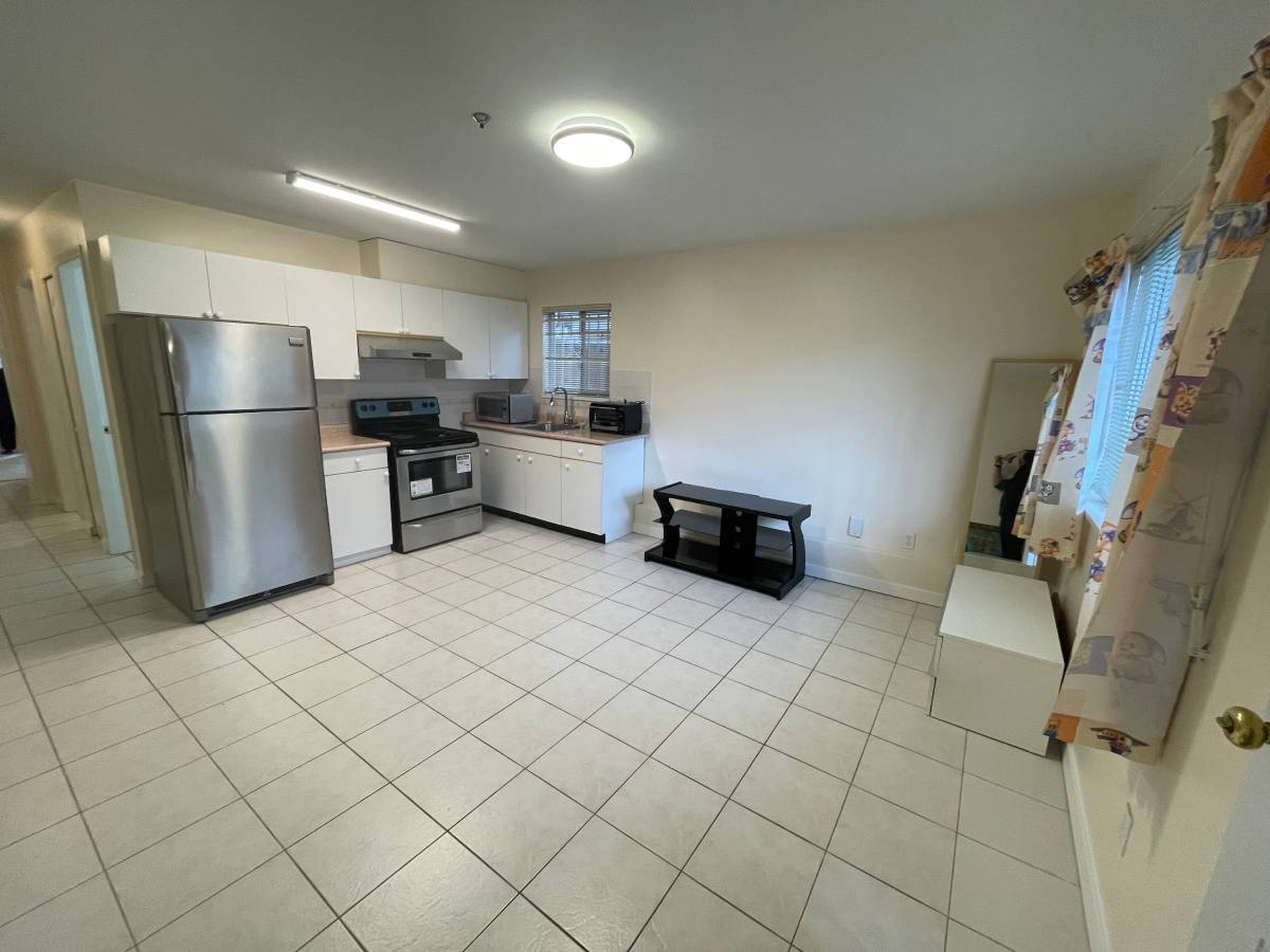 2728 E 24th Ave 2
