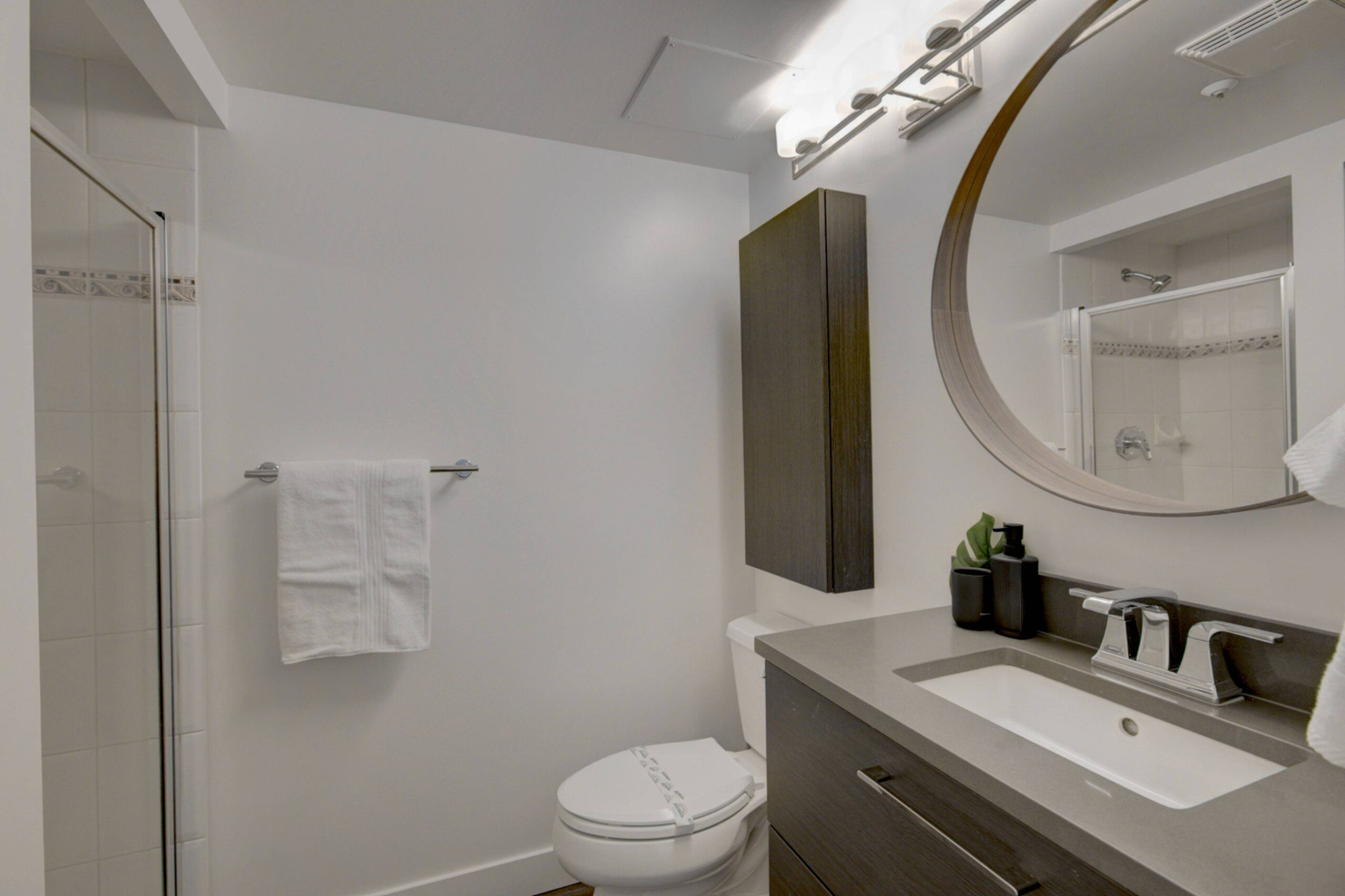 910 Beach Ave 14
