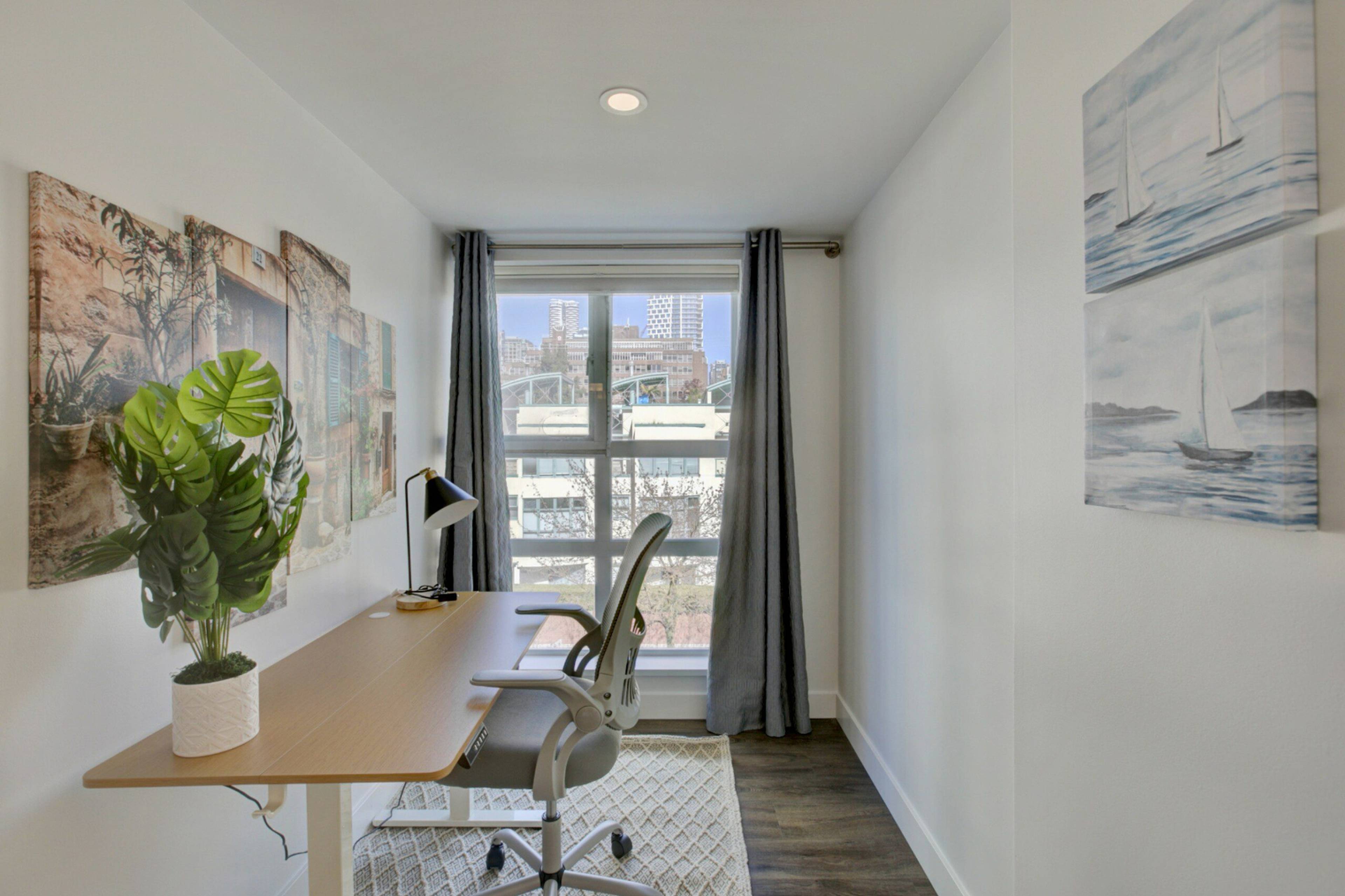 910 Beach Ave 4