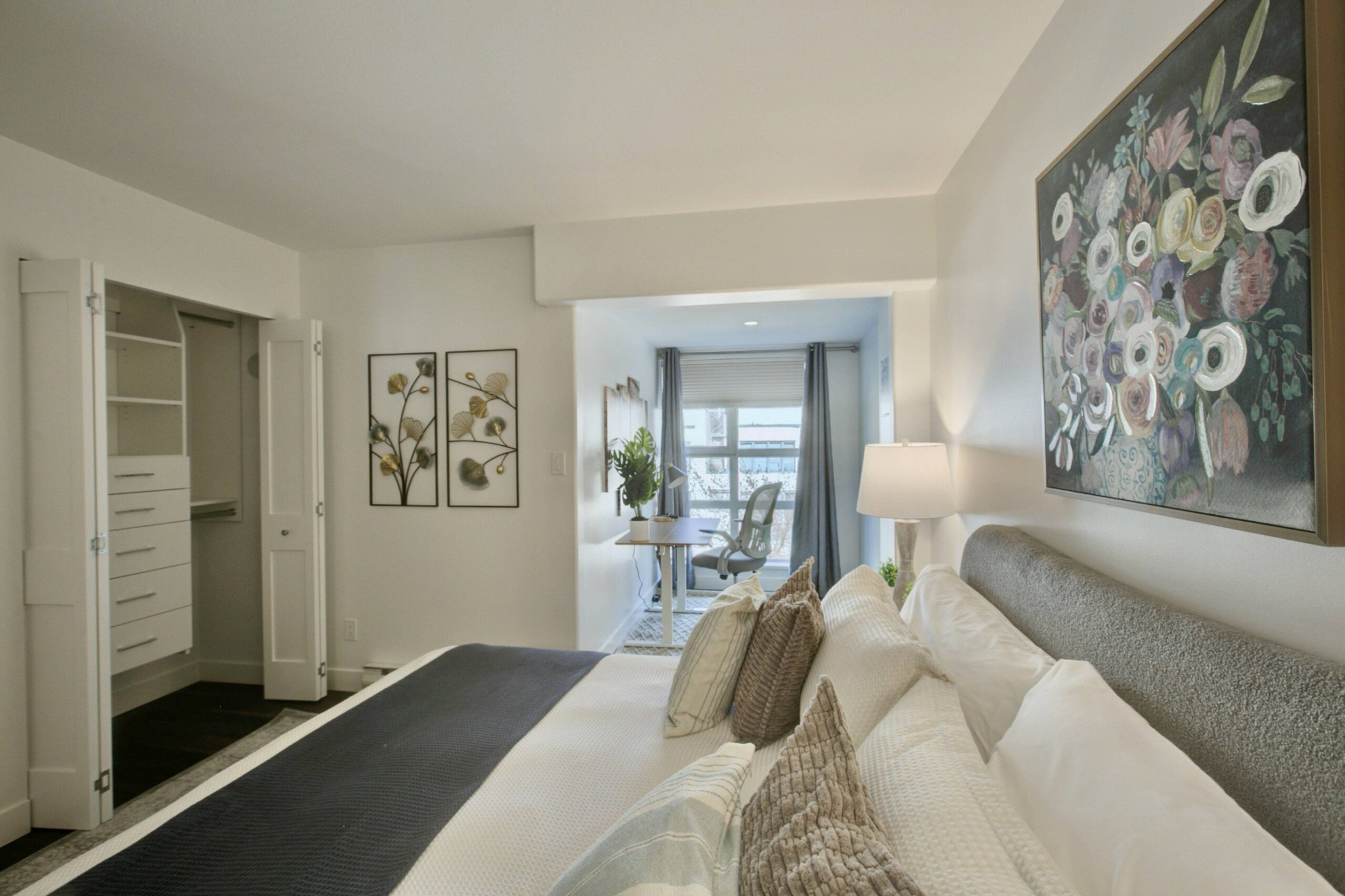 910 Beach Ave 5