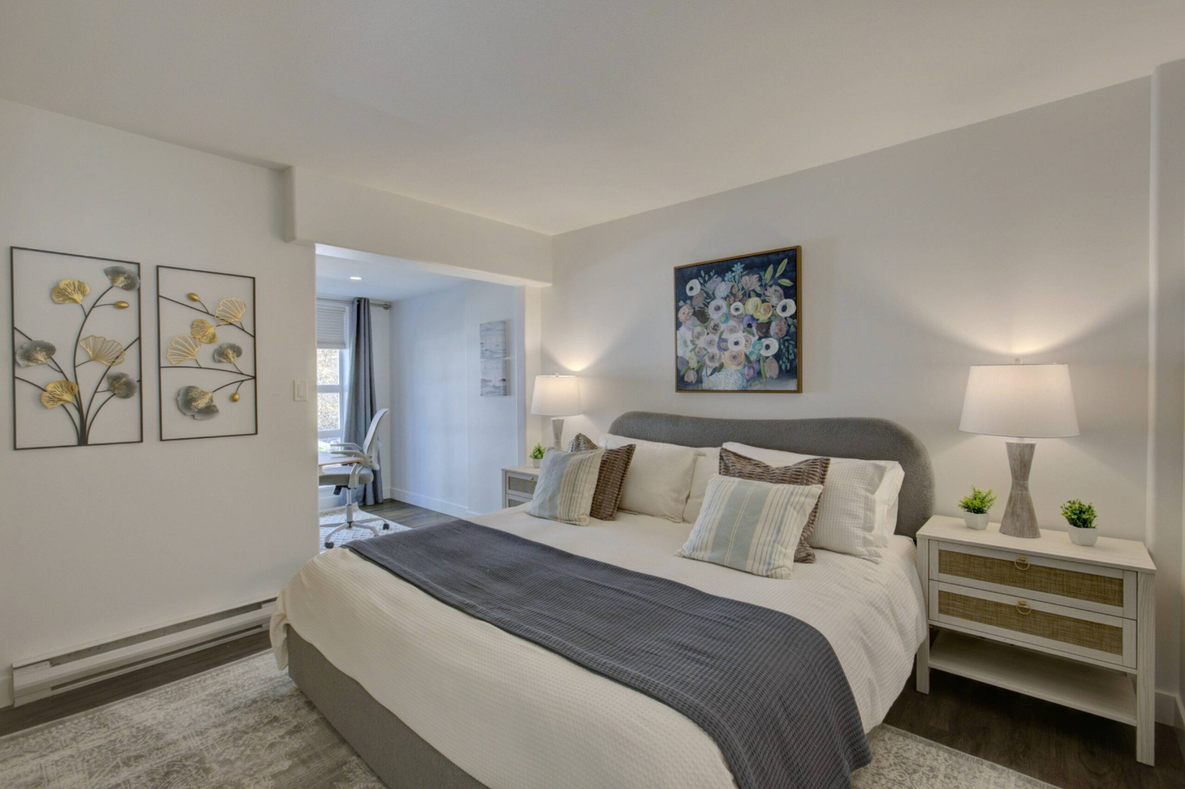 910 Beach Ave 6