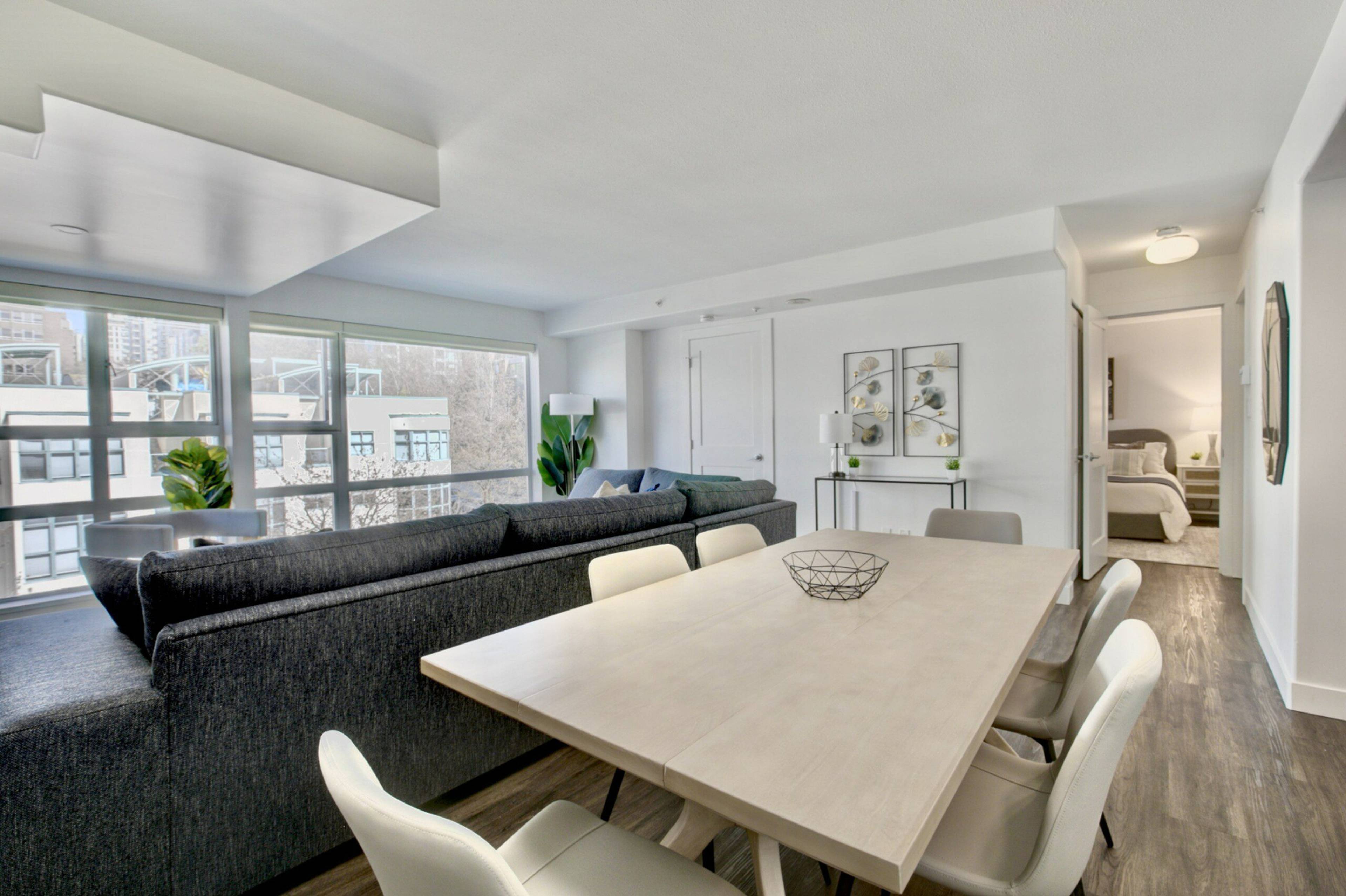 910 Beach Ave 11