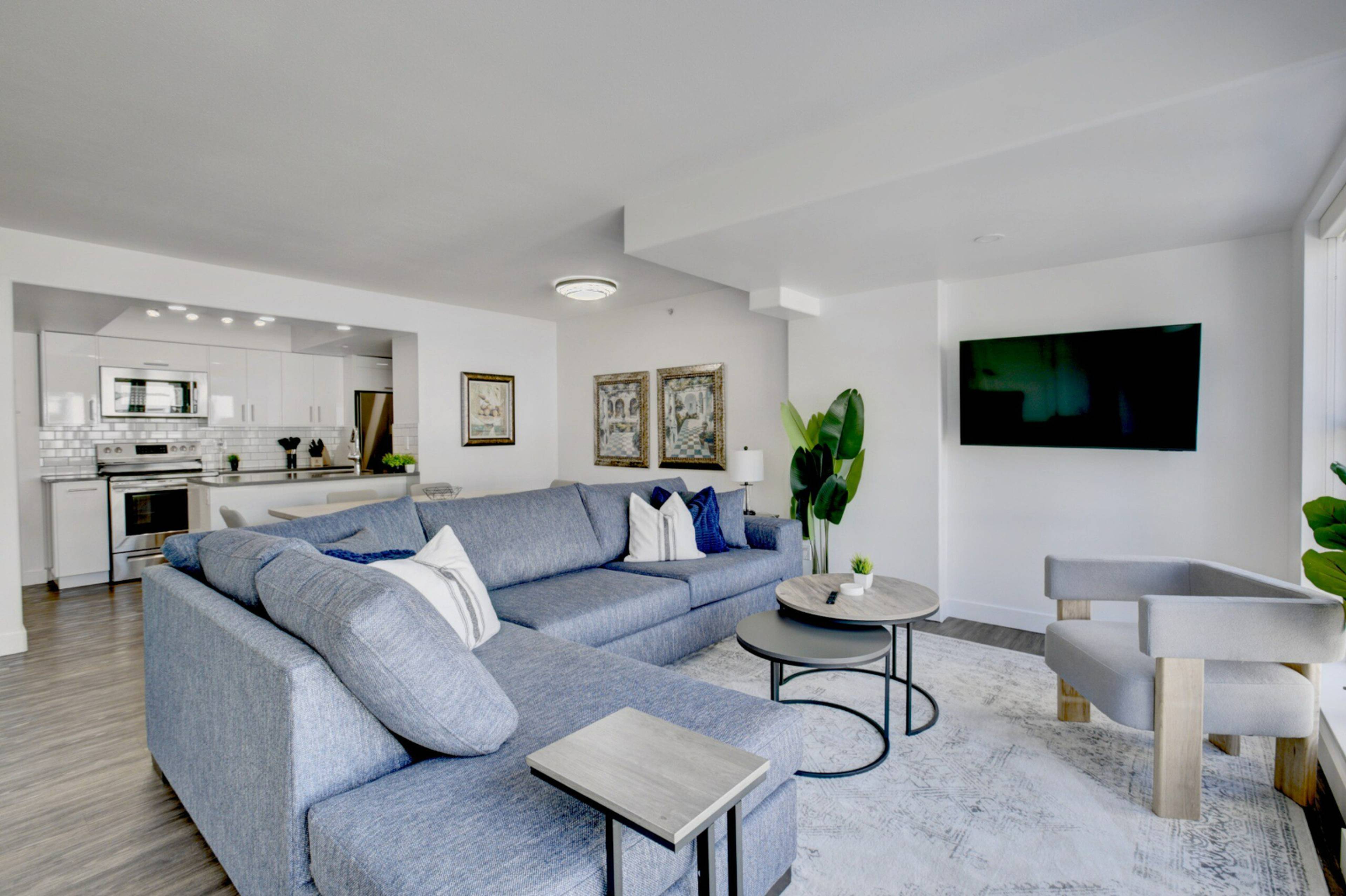 910 Beach Ave 1