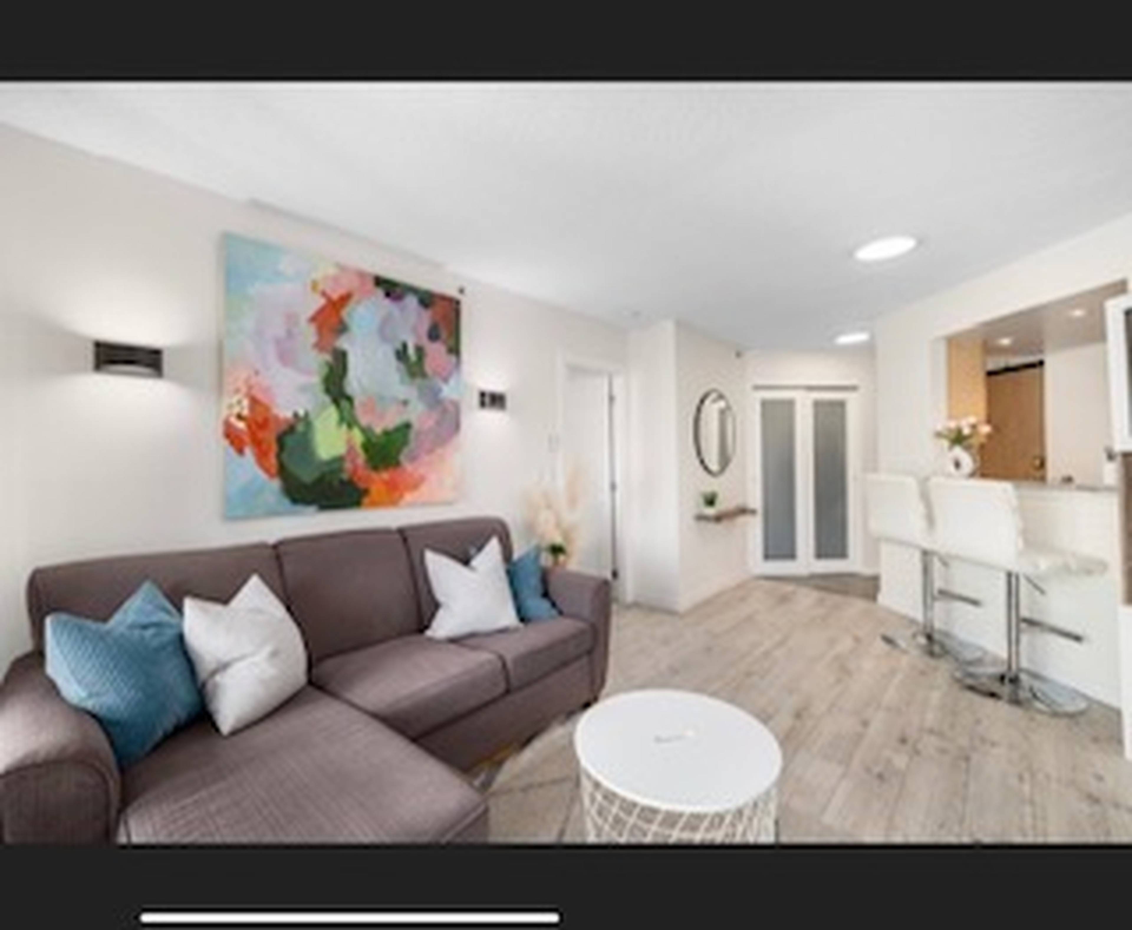 789 Drake St 3