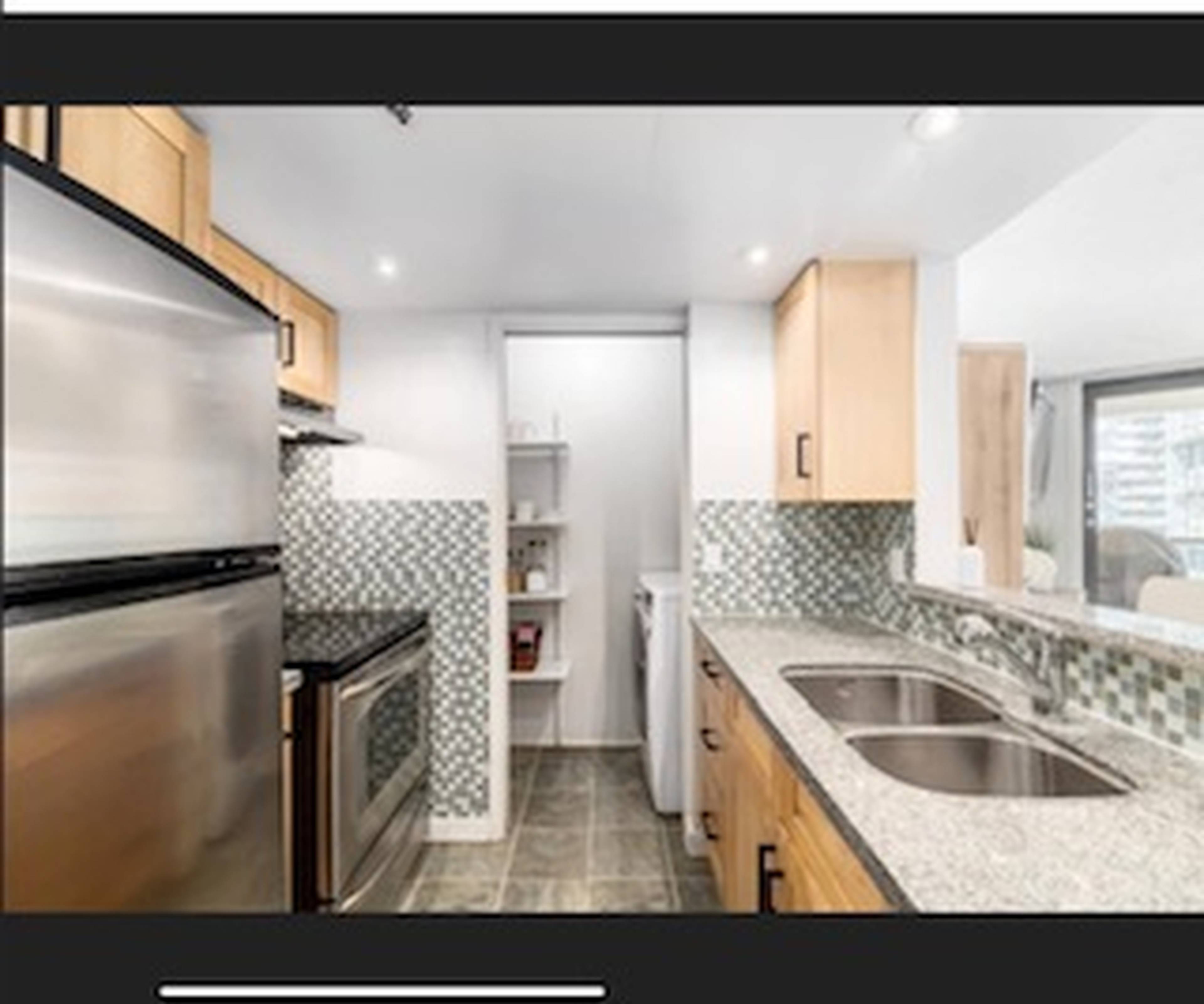 789 Drake St 14