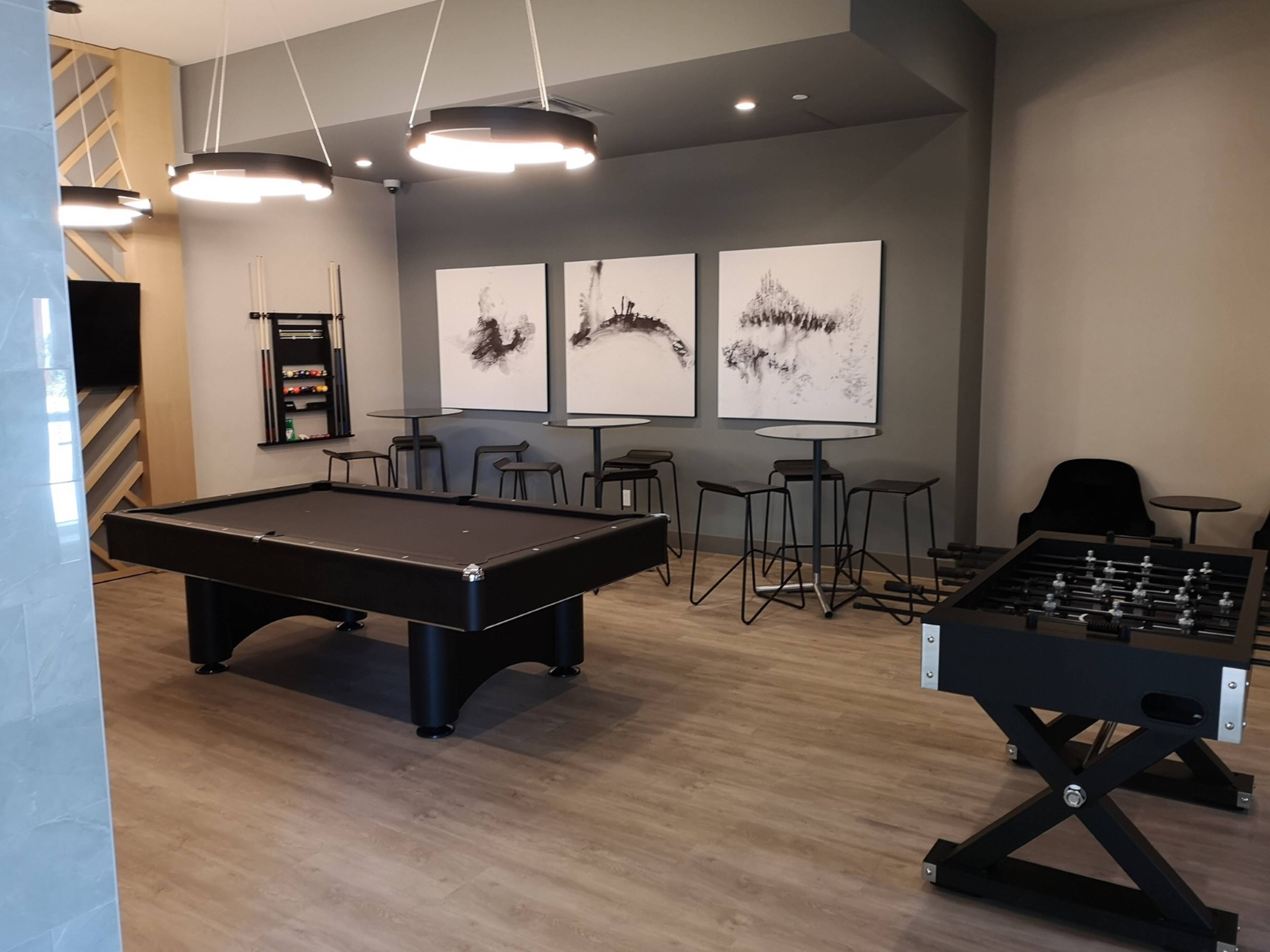 530 Whiting Way 2
