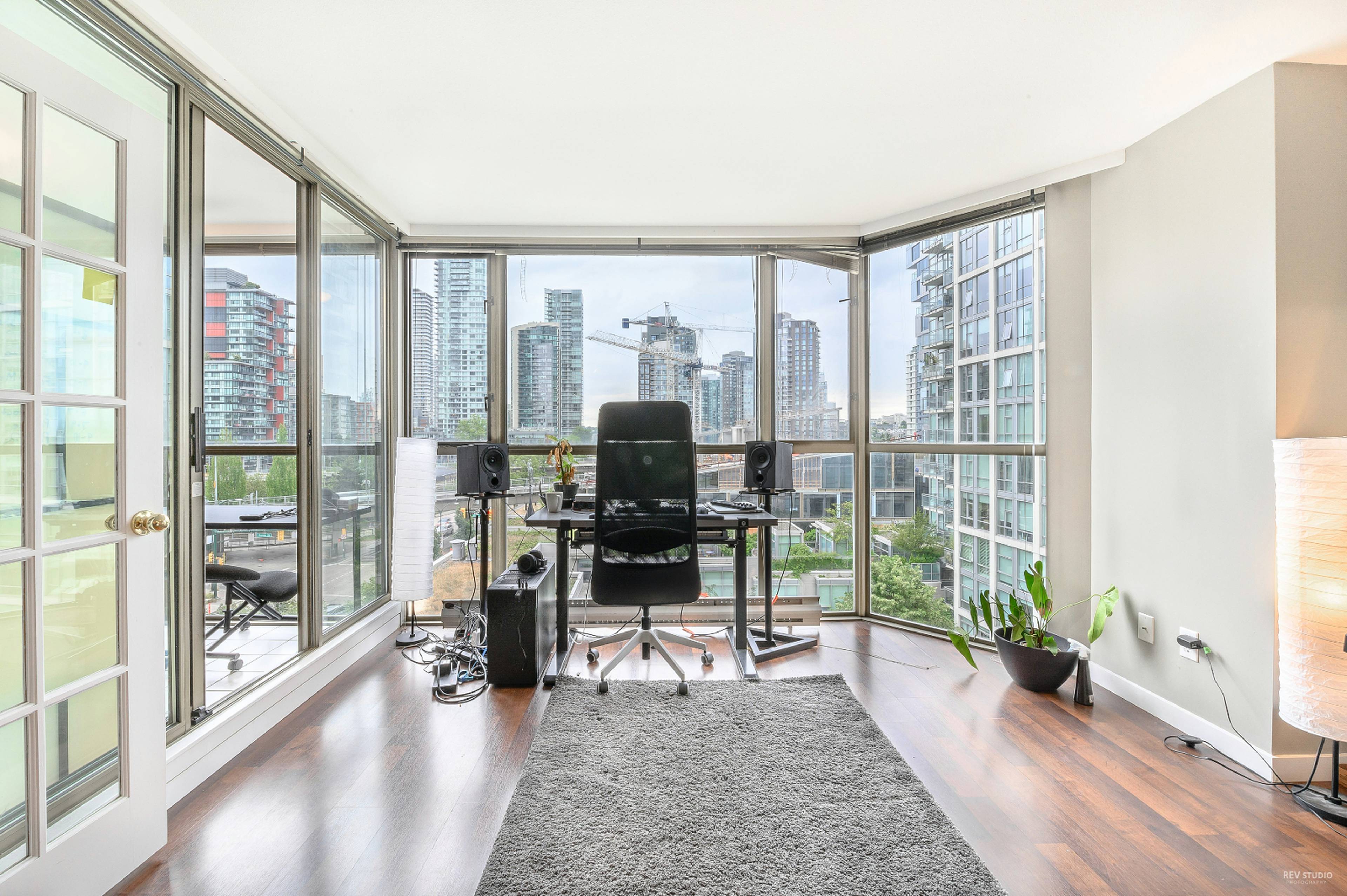 888 Pacific St 10