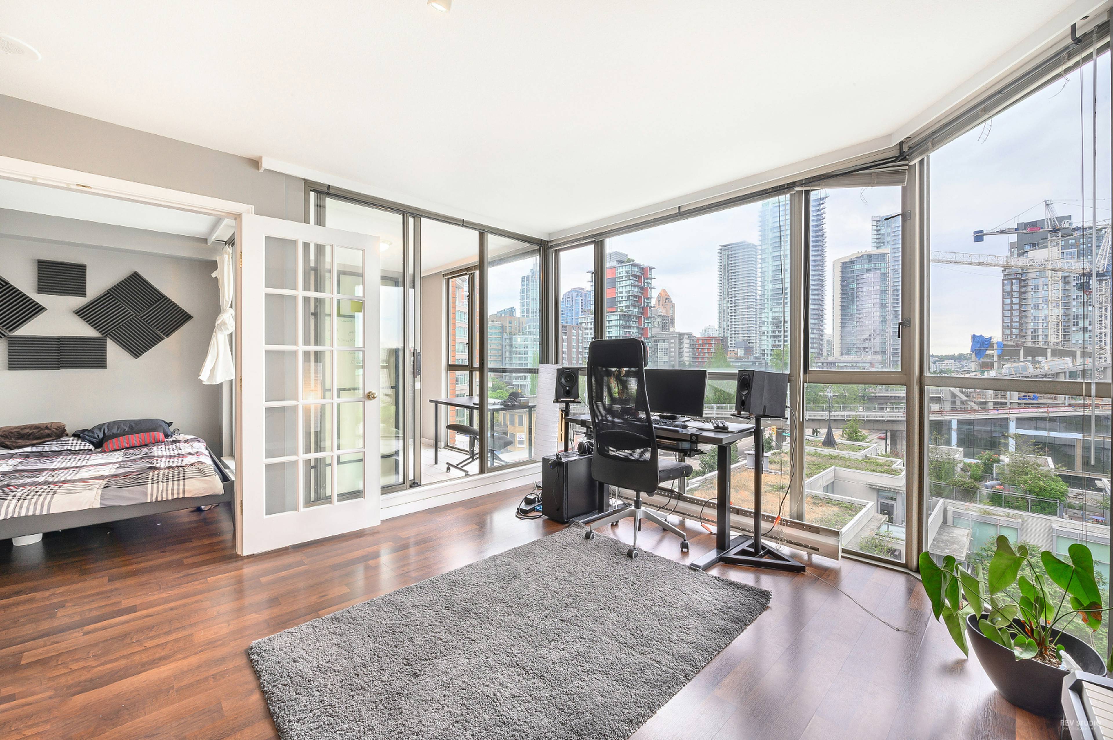 888 Pacific St 16