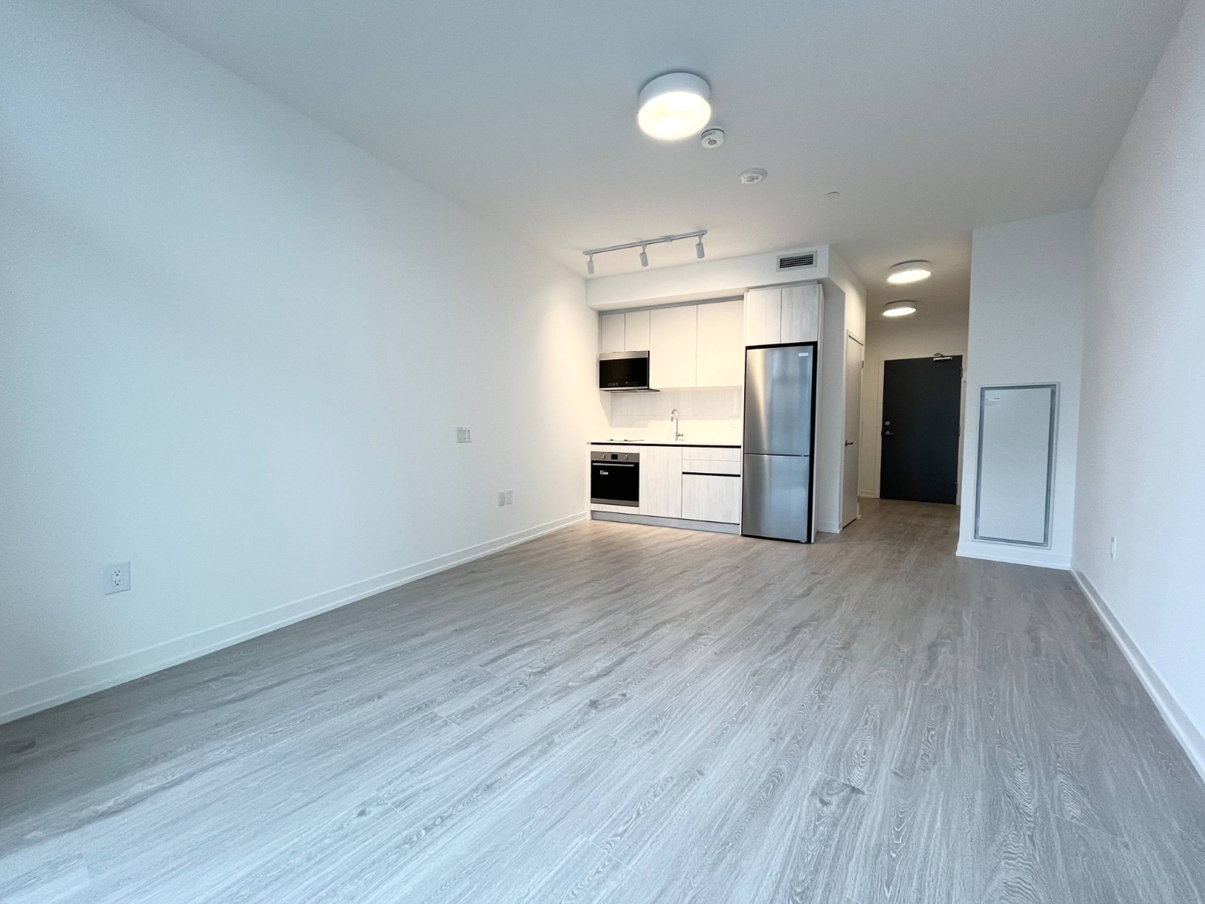 2485 Eglinton Ave W