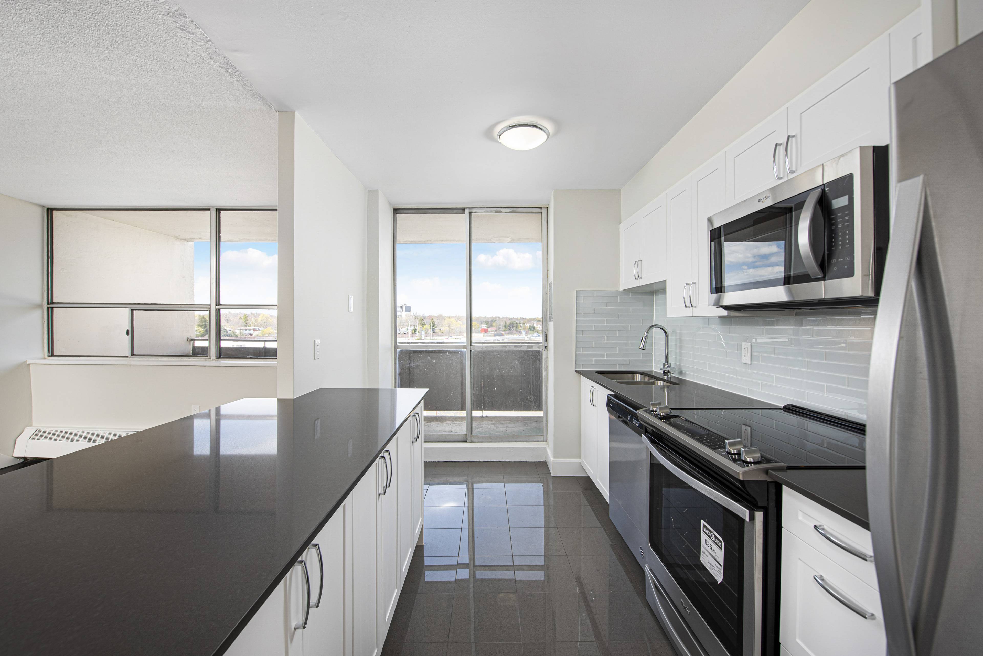 2 ch.  · 1 s. de bains for rent $2,352+ / mois