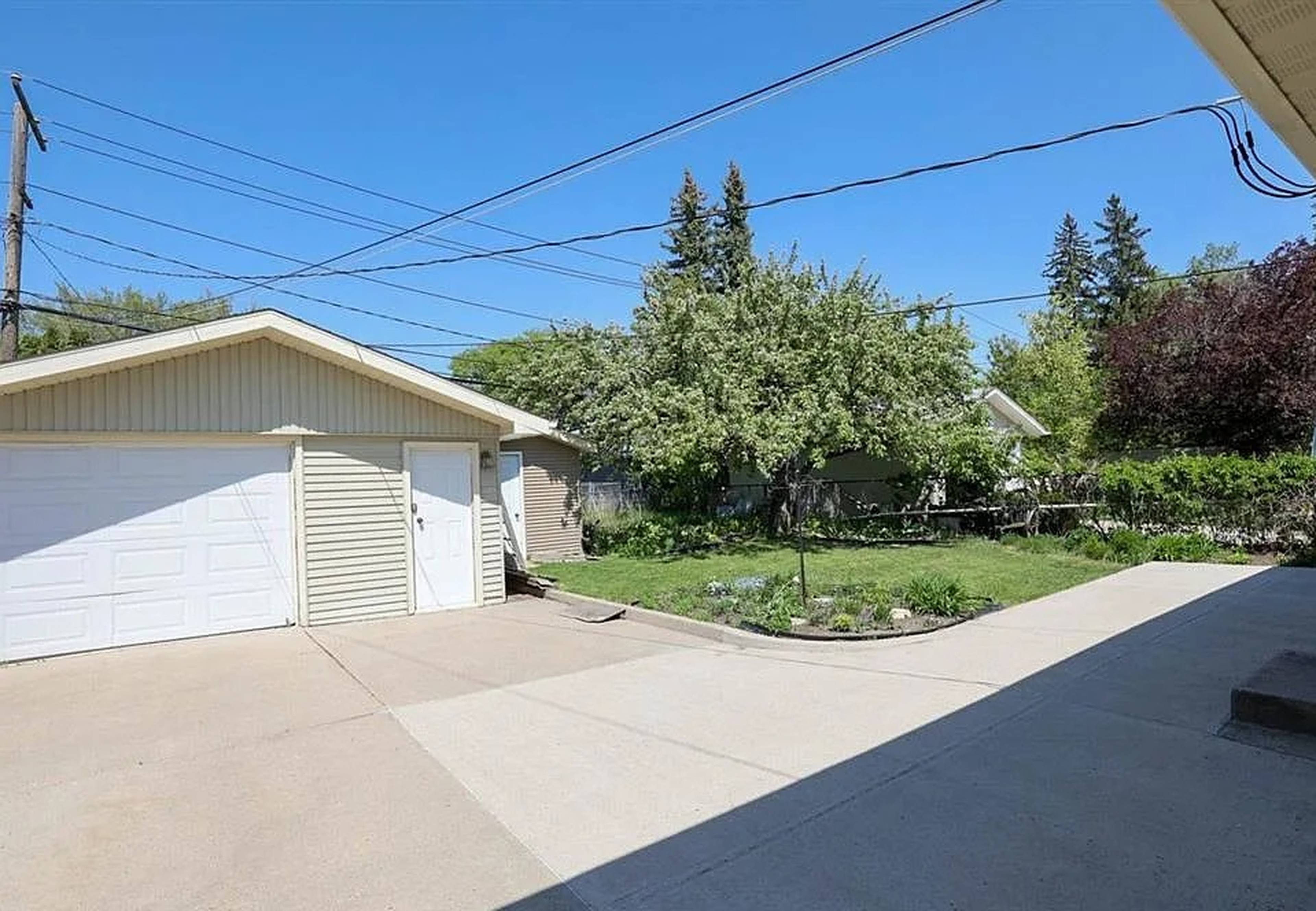 26 Millar Cres 7